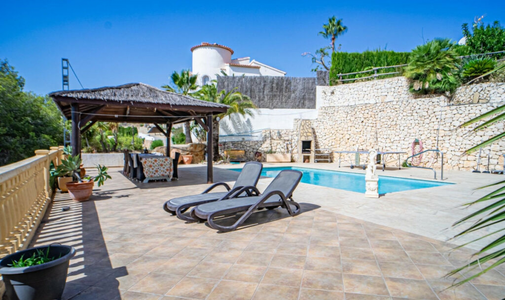Resale - House -
Benissa