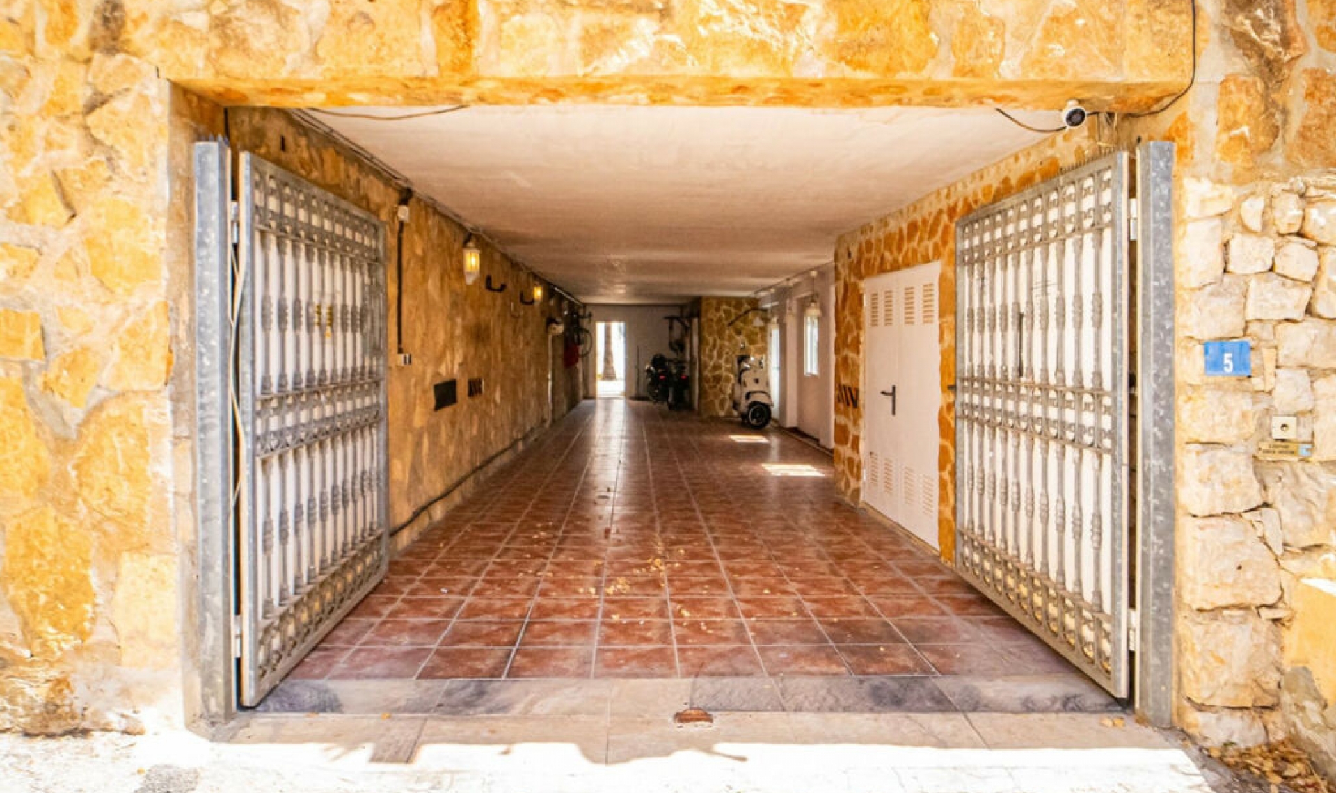 Resale - House -
Benissa