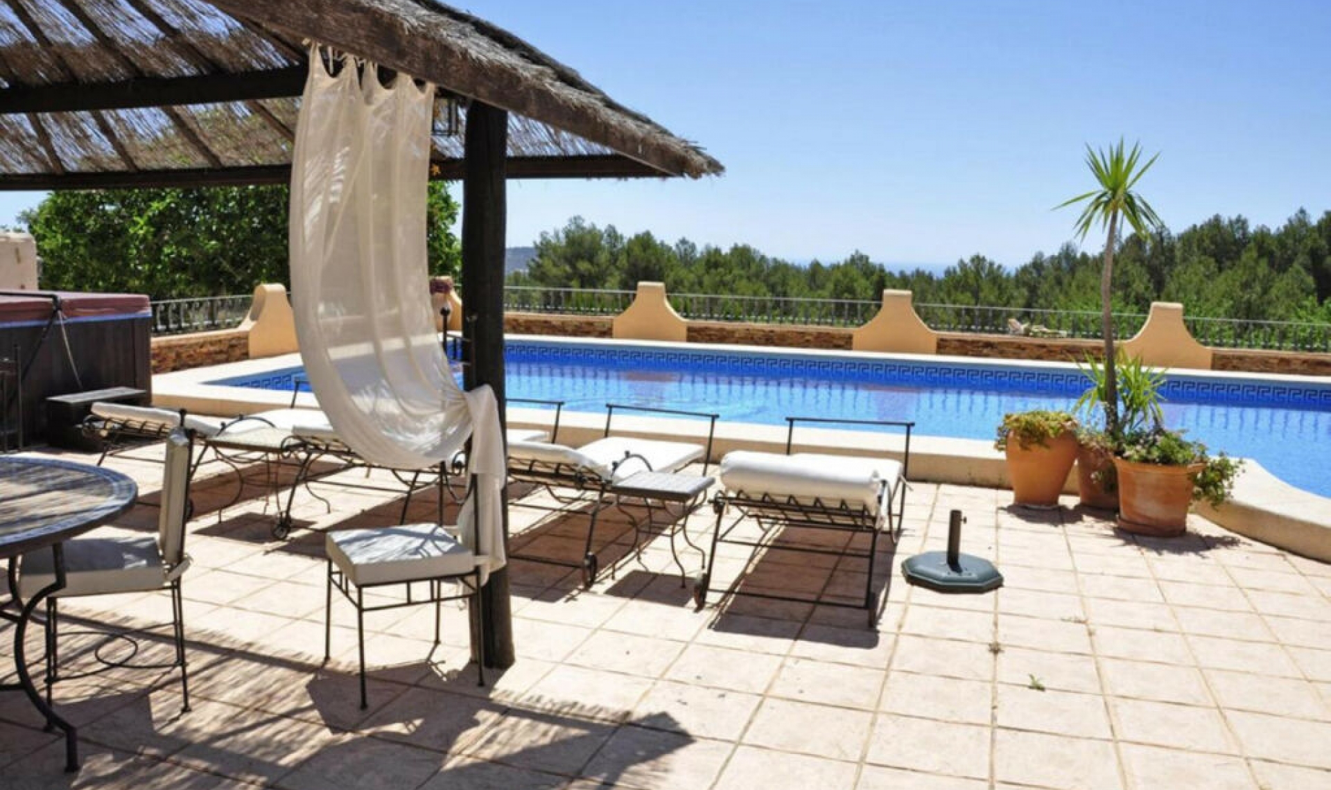 Resale - House -
Benissa