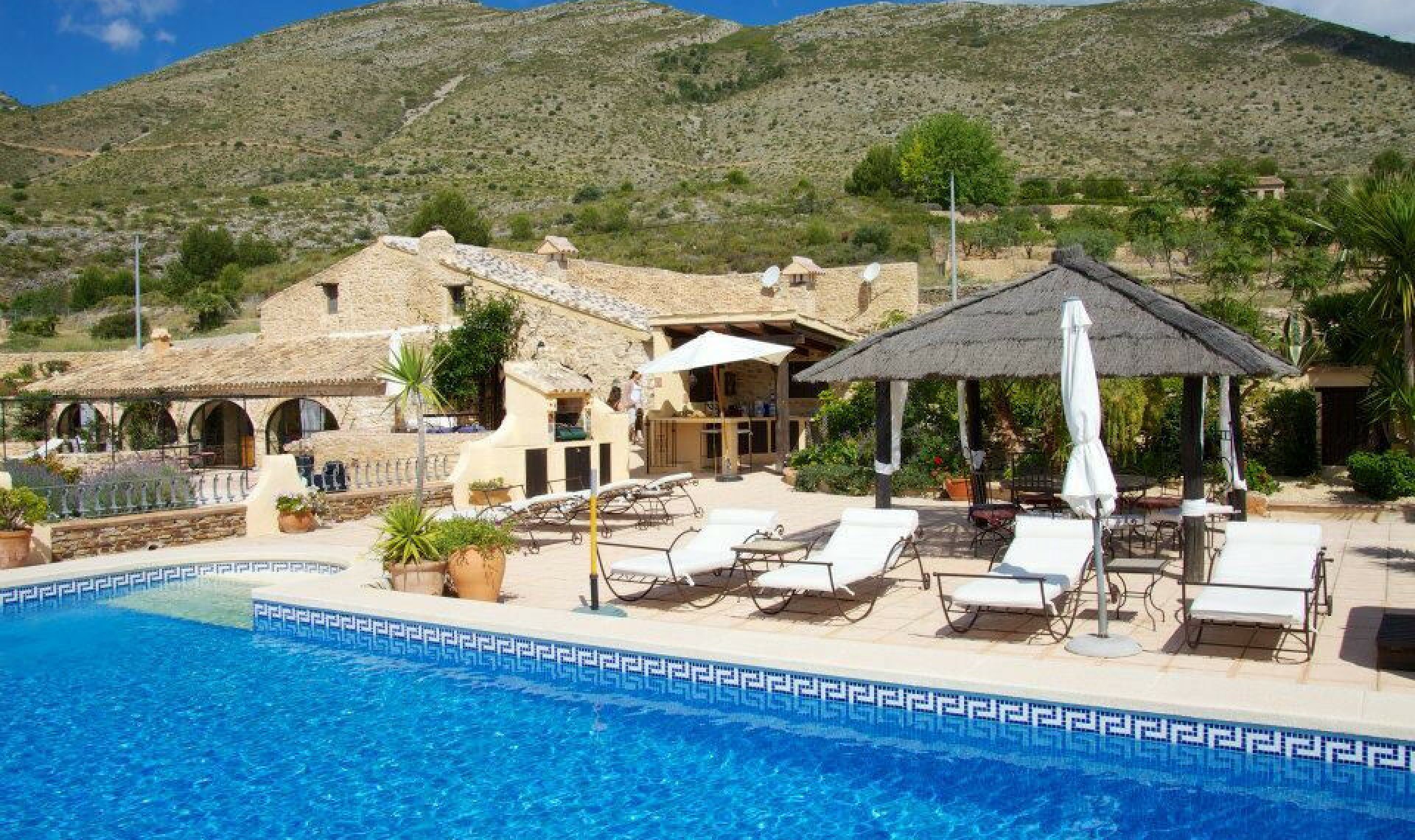 Resale - House -
Benissa