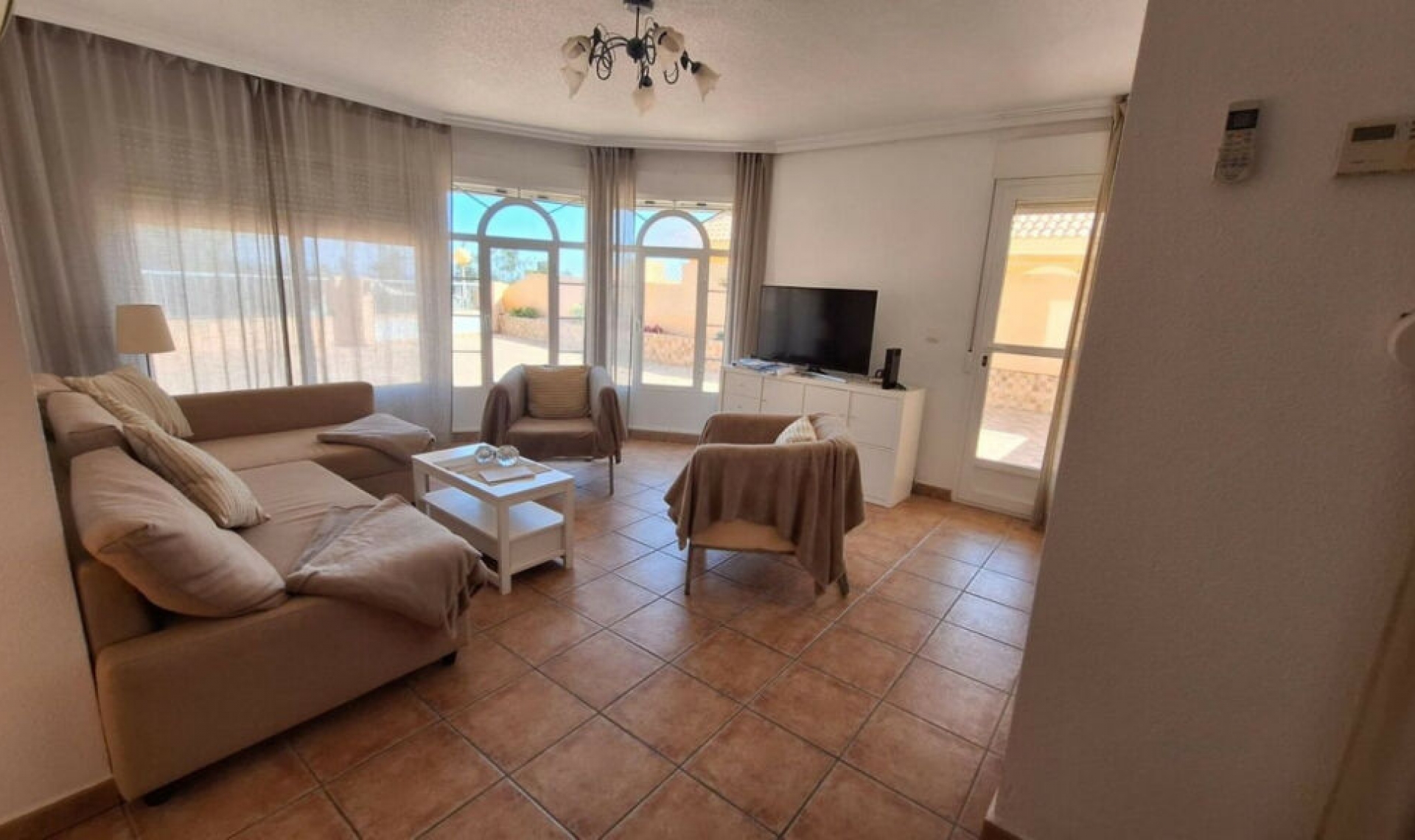 Resale - House -
Bolnuevo
