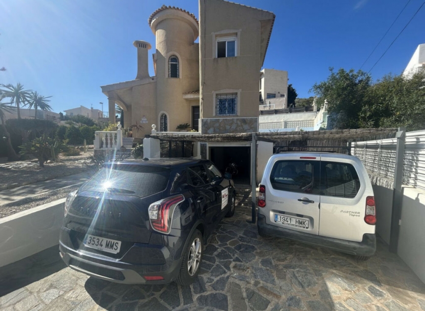 Resale - House -
Cabo de Palos