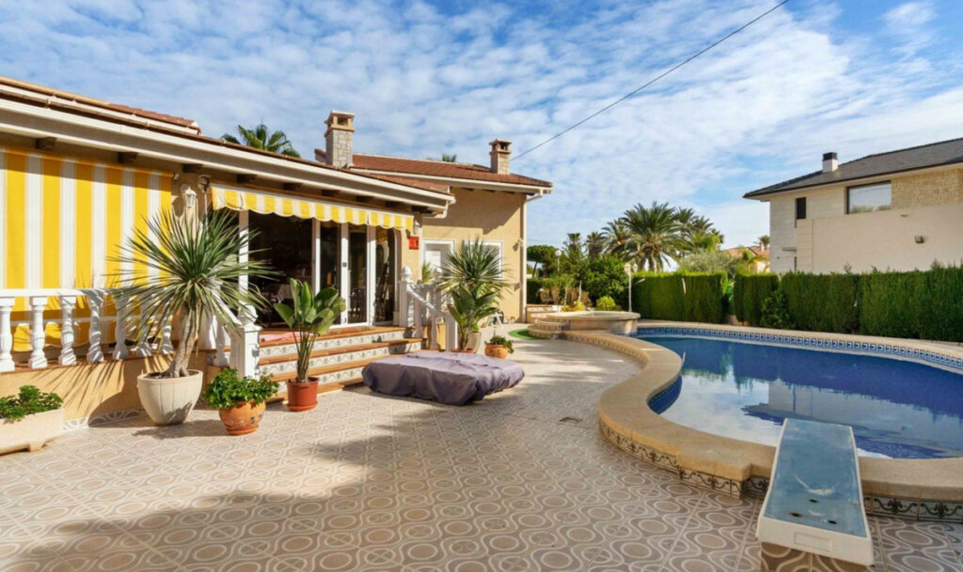 Resale - House -
Cabo Roig