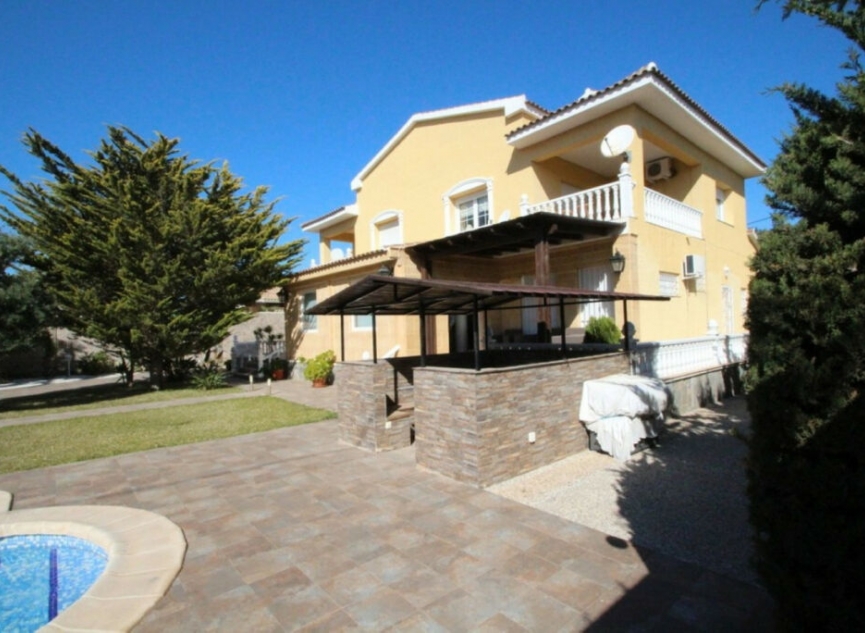 Resale - House -
Cabo Roig