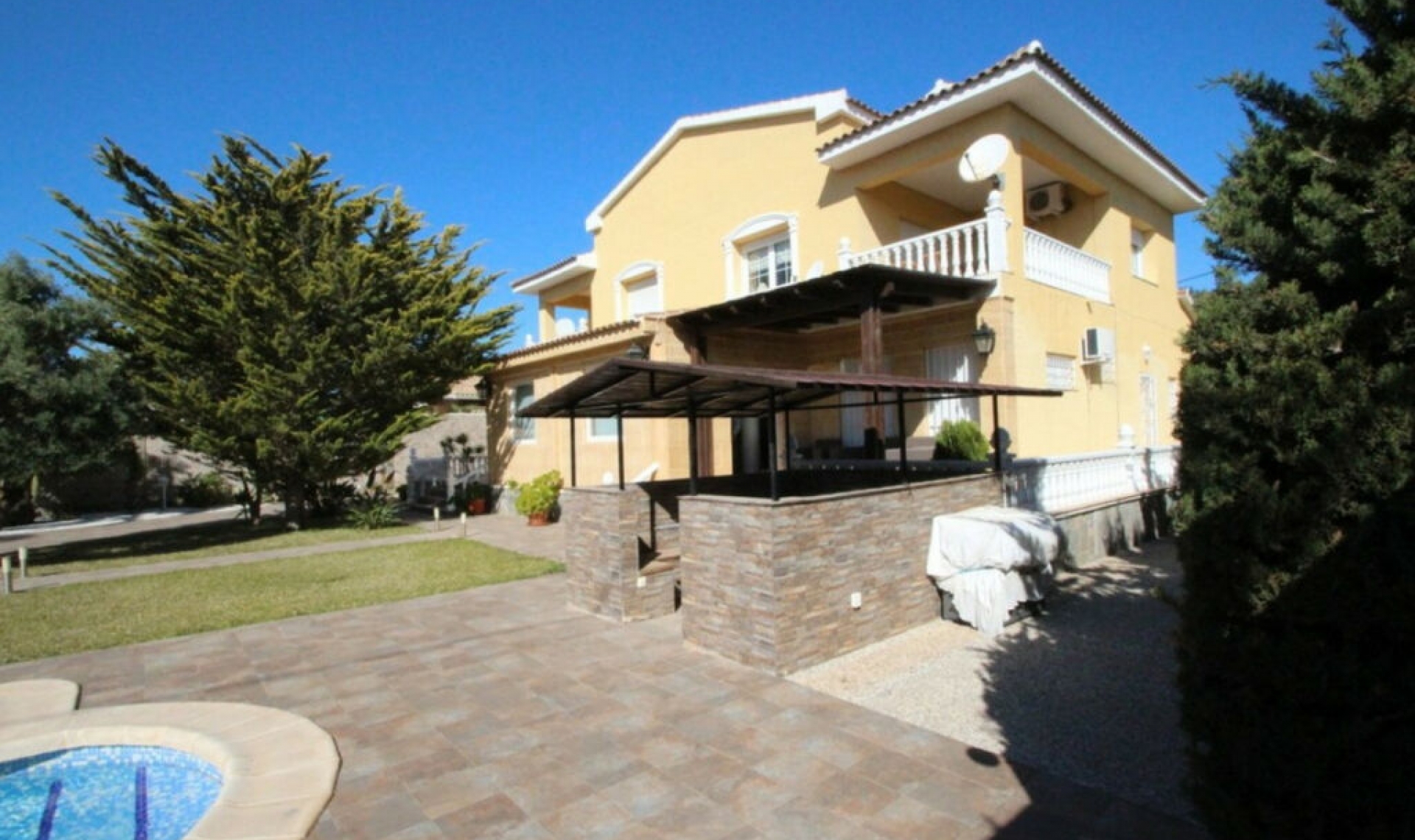 Resale - House -
Cabo Roig