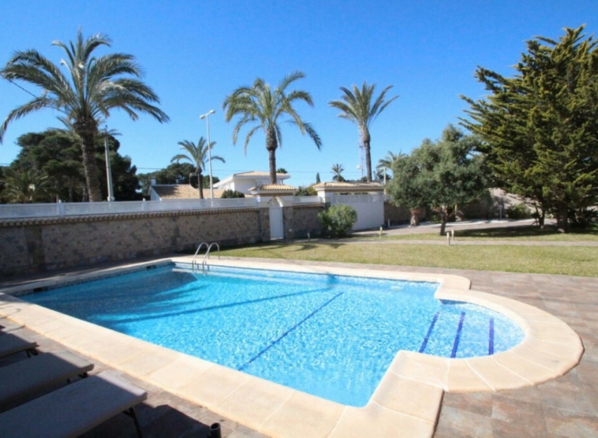 Resale - House -
Cabo Roig