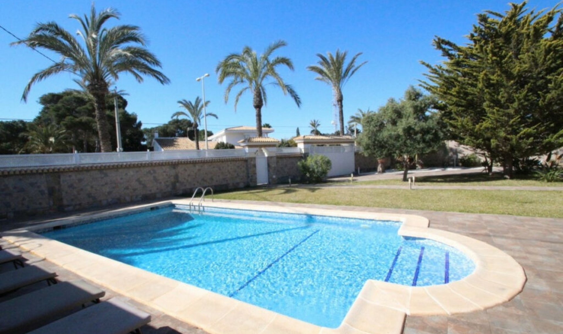 Resale - House -
Cabo Roig