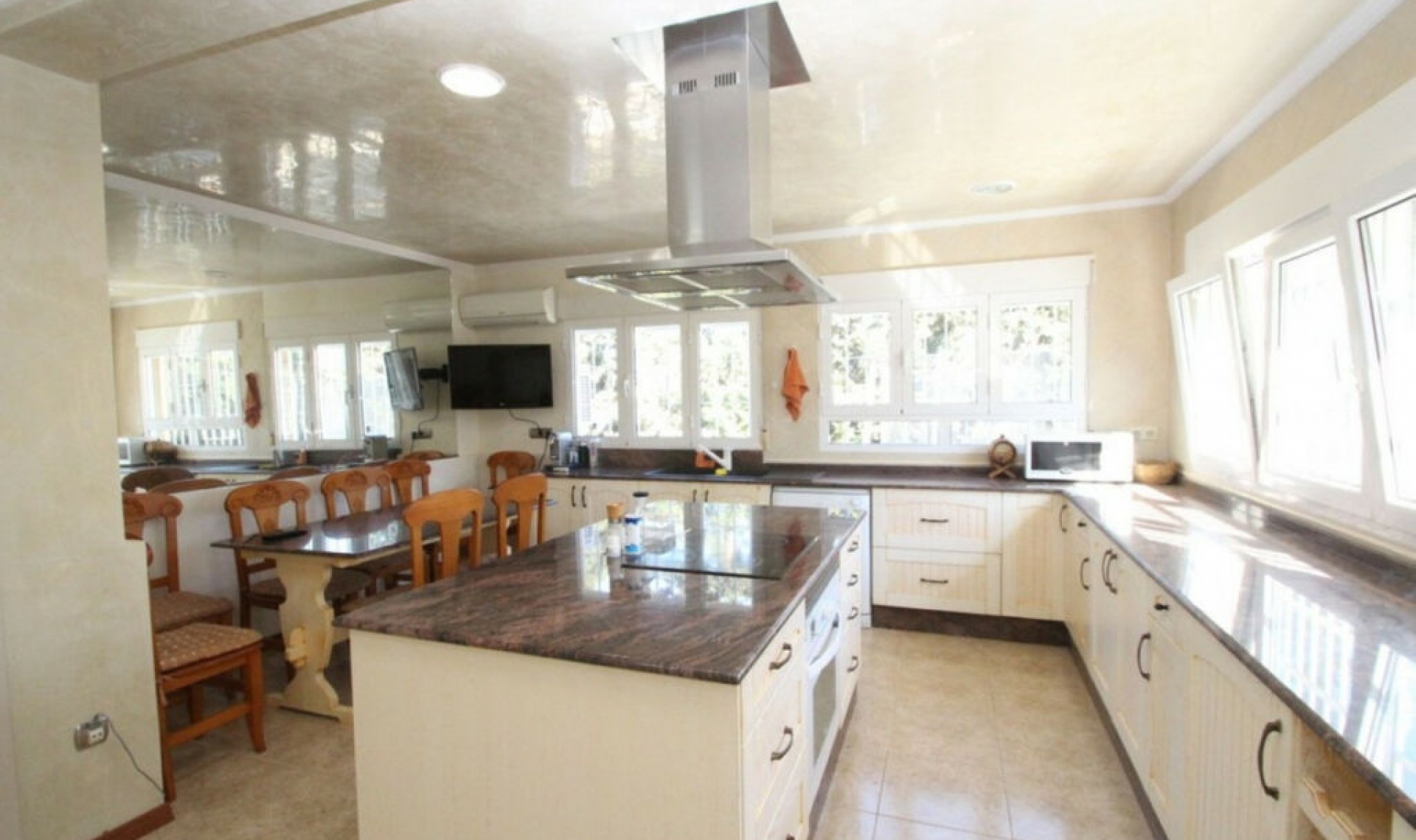 Resale - House -
Cabo Roig