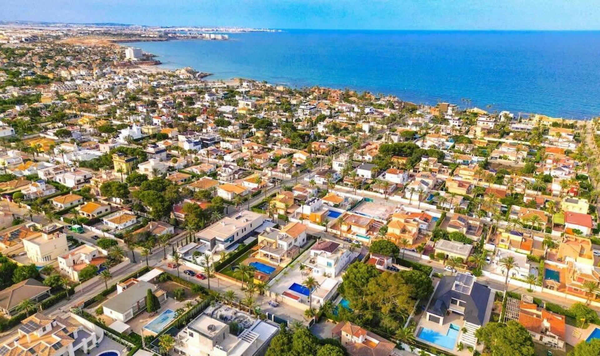 Resale - House -
Cabo Roig