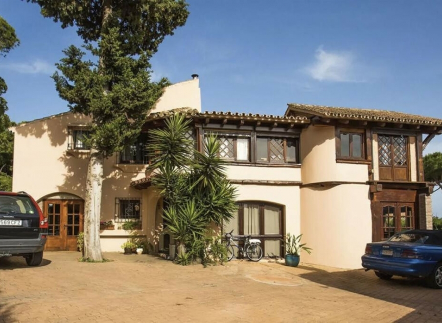 Resale - House -
Cabopino