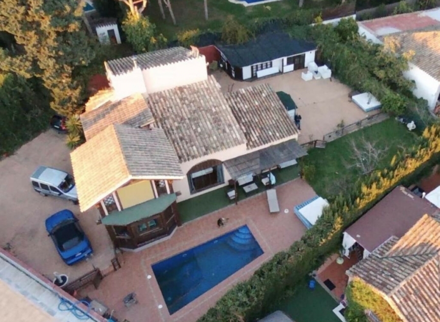 Resale - House -
Cabopino