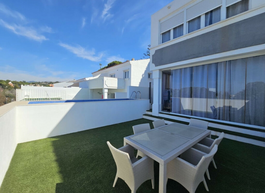 Resale - House -
Cabopino