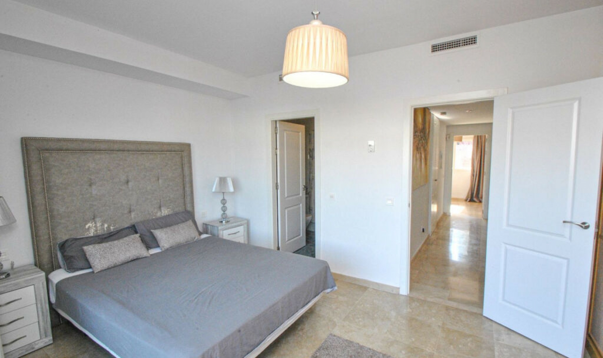 Resale - House -
Cabopino