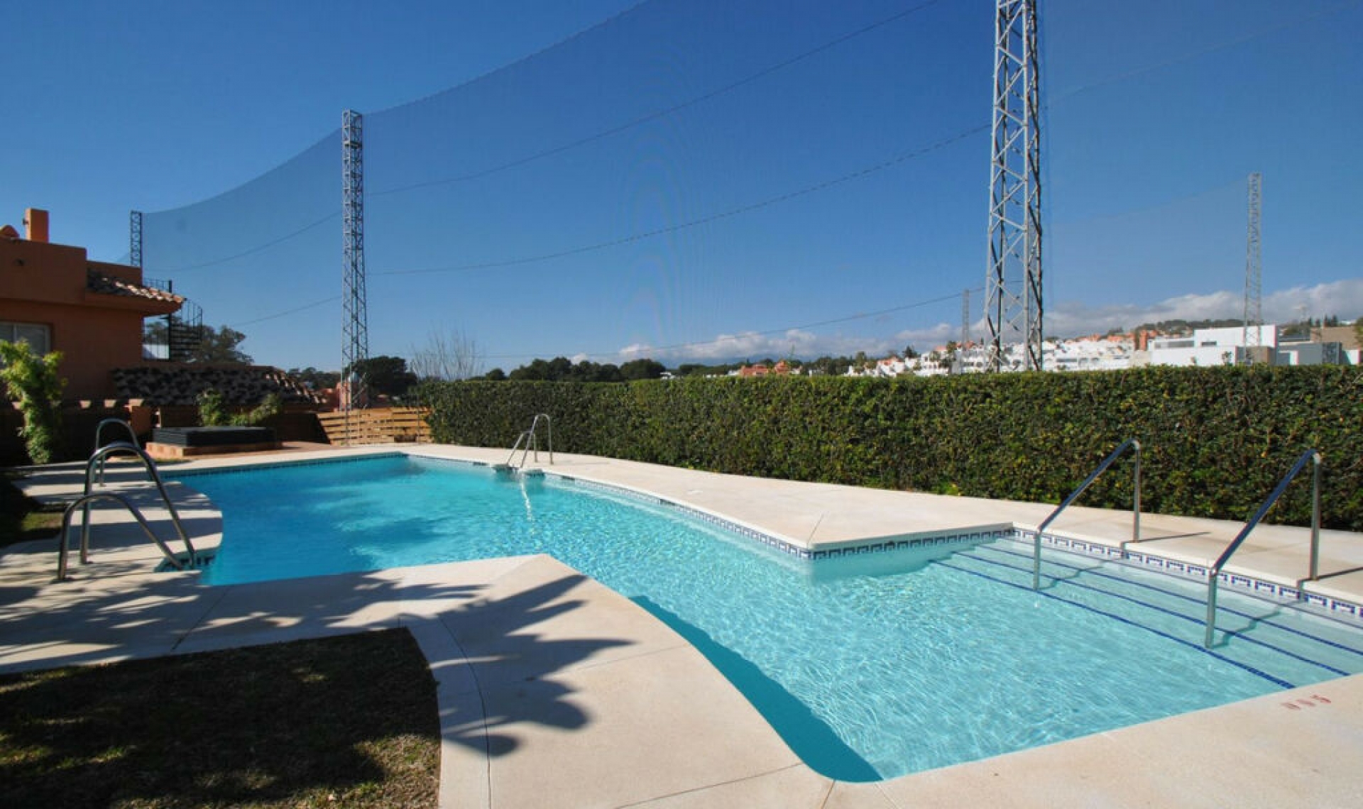 Resale - House -
Cabopino