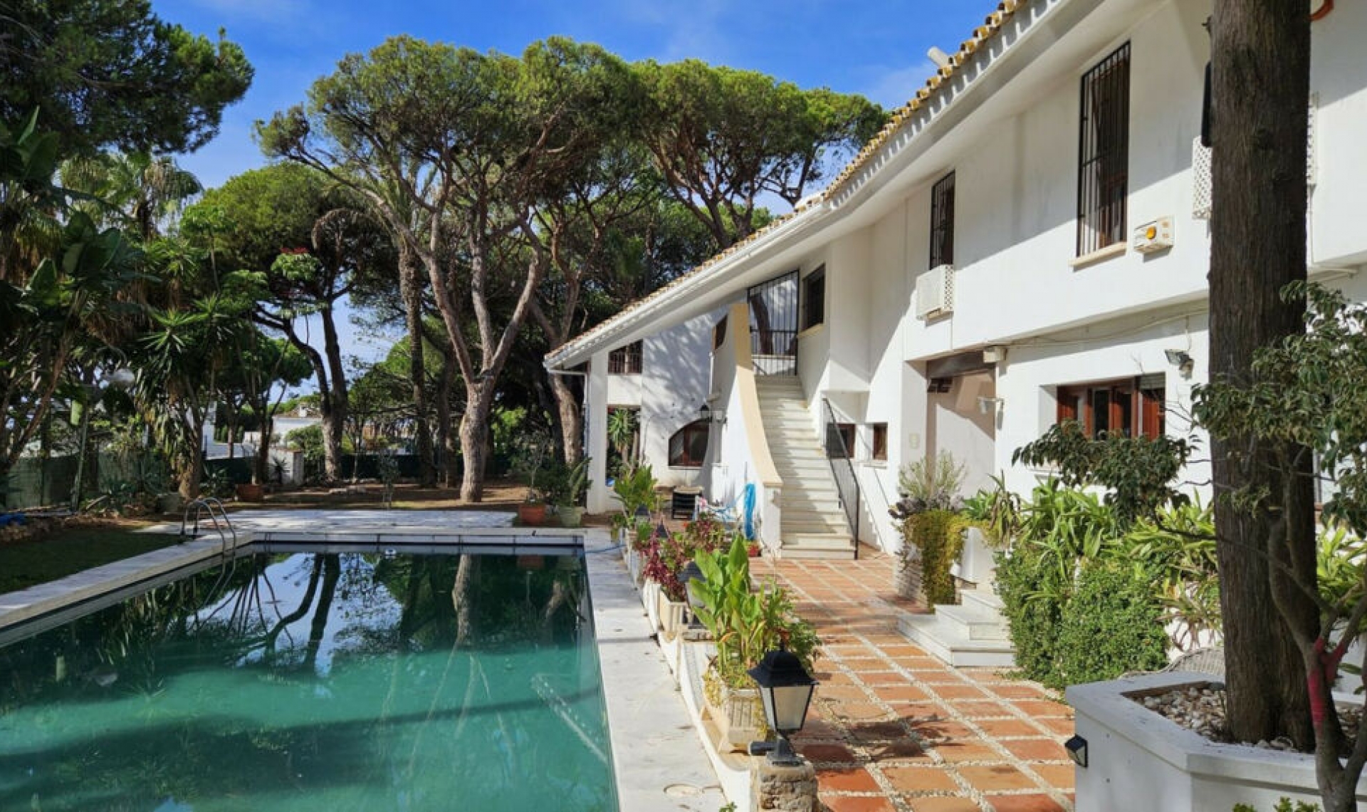 Resale - House -
Cabopino