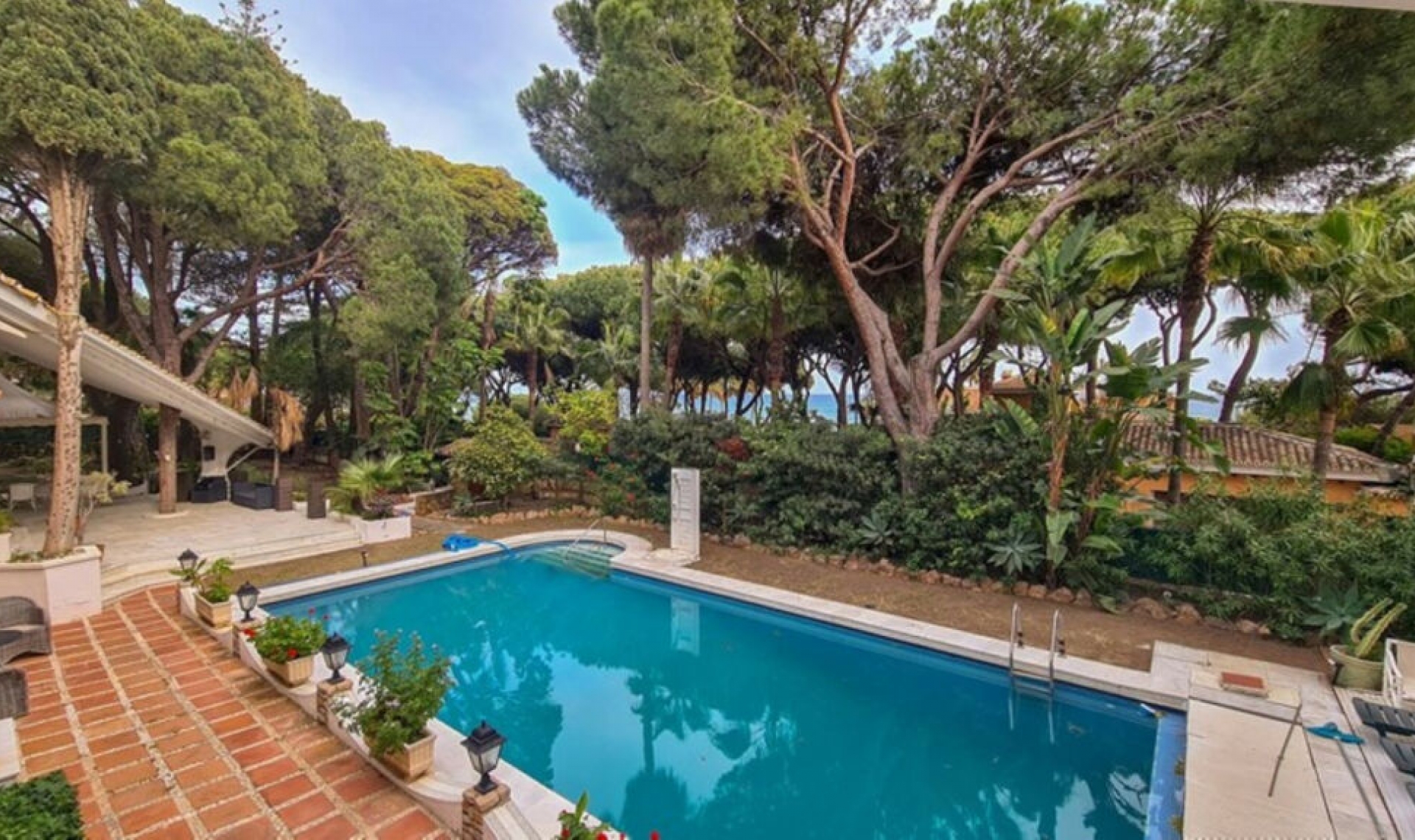 Resale - House -
Cabopino