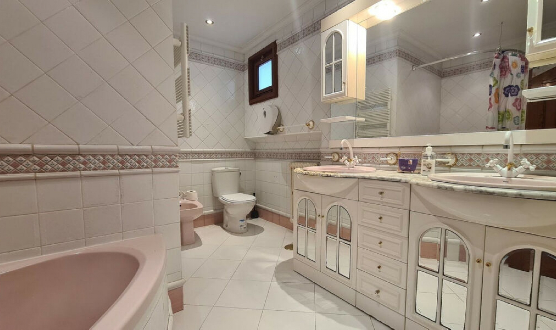 Resale - House -
Cabopino