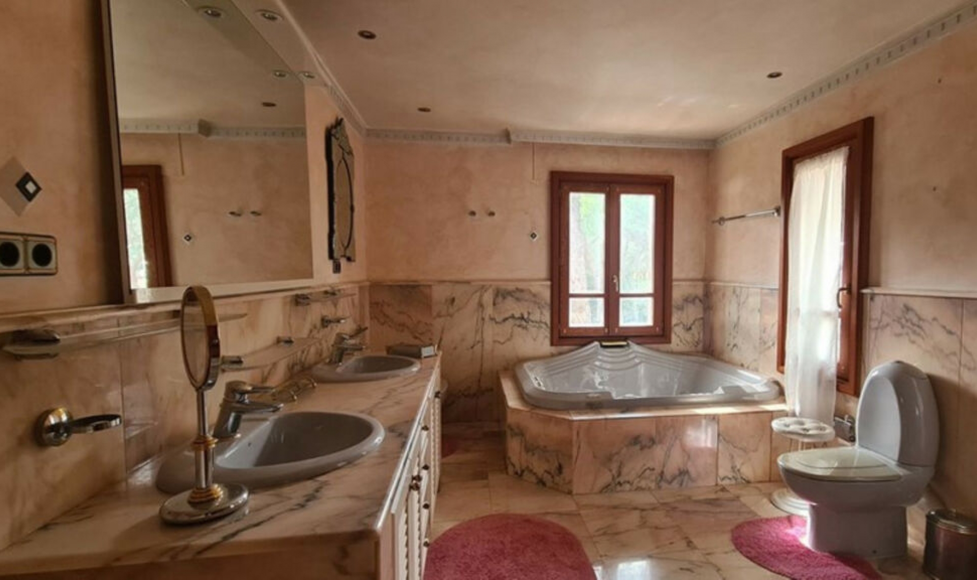 Resale - House -
Cabopino