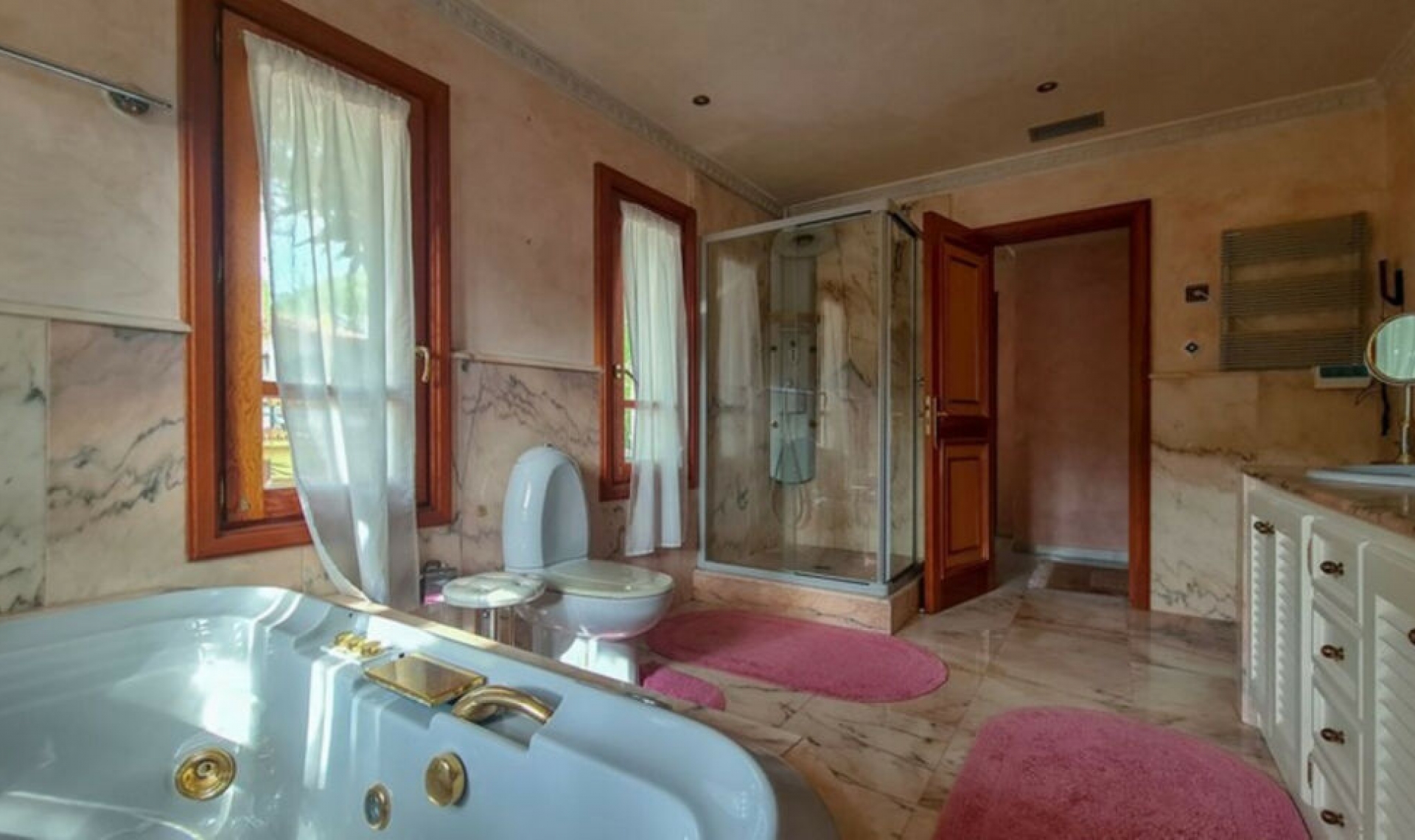 Resale - House -
Cabopino
