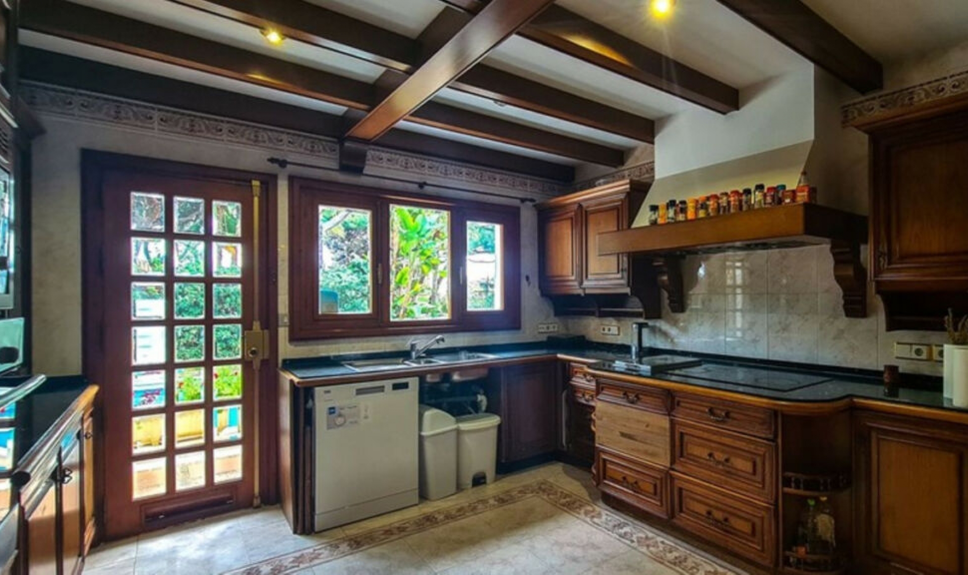 Resale - House -
Cabopino