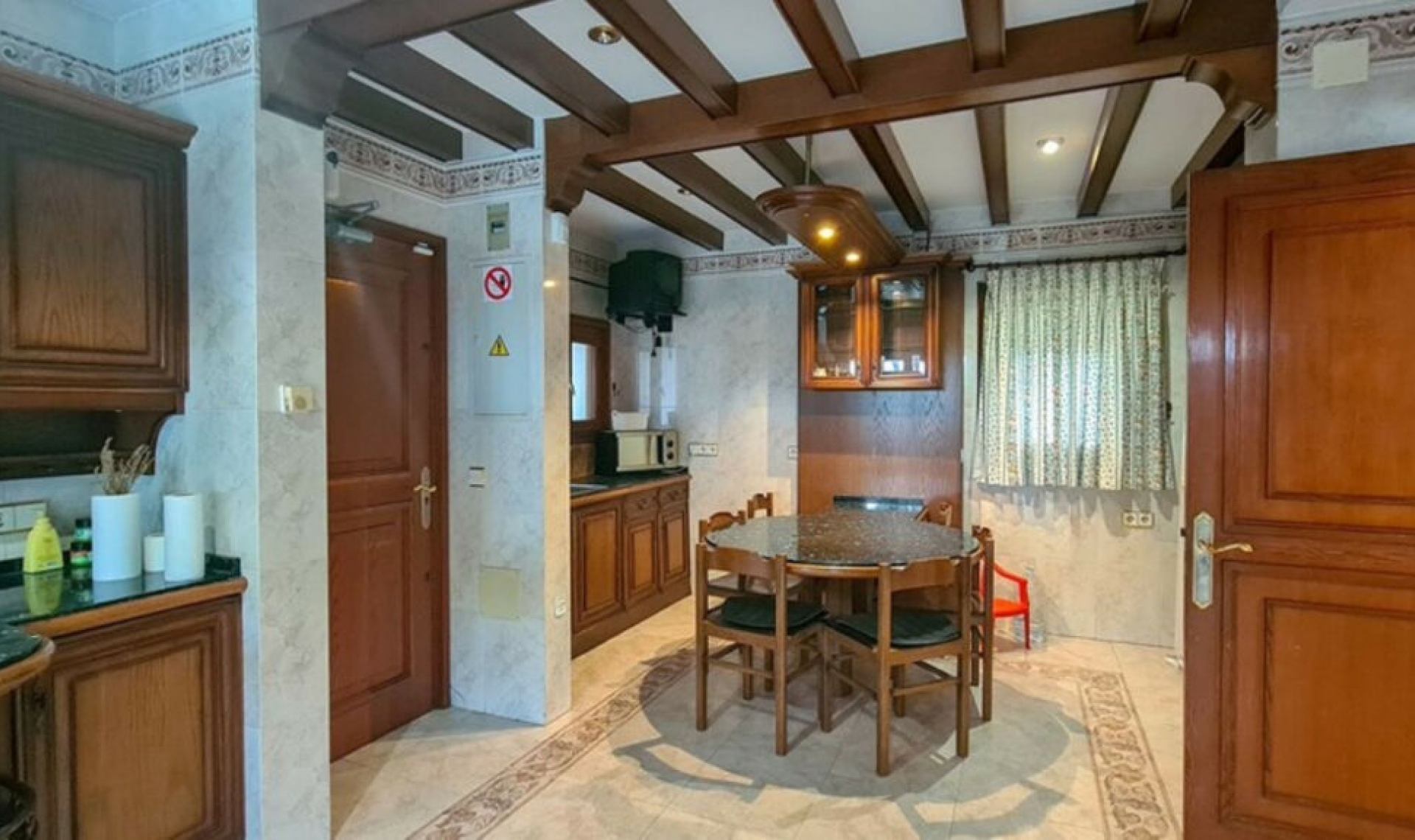 Resale - House -
Cabopino