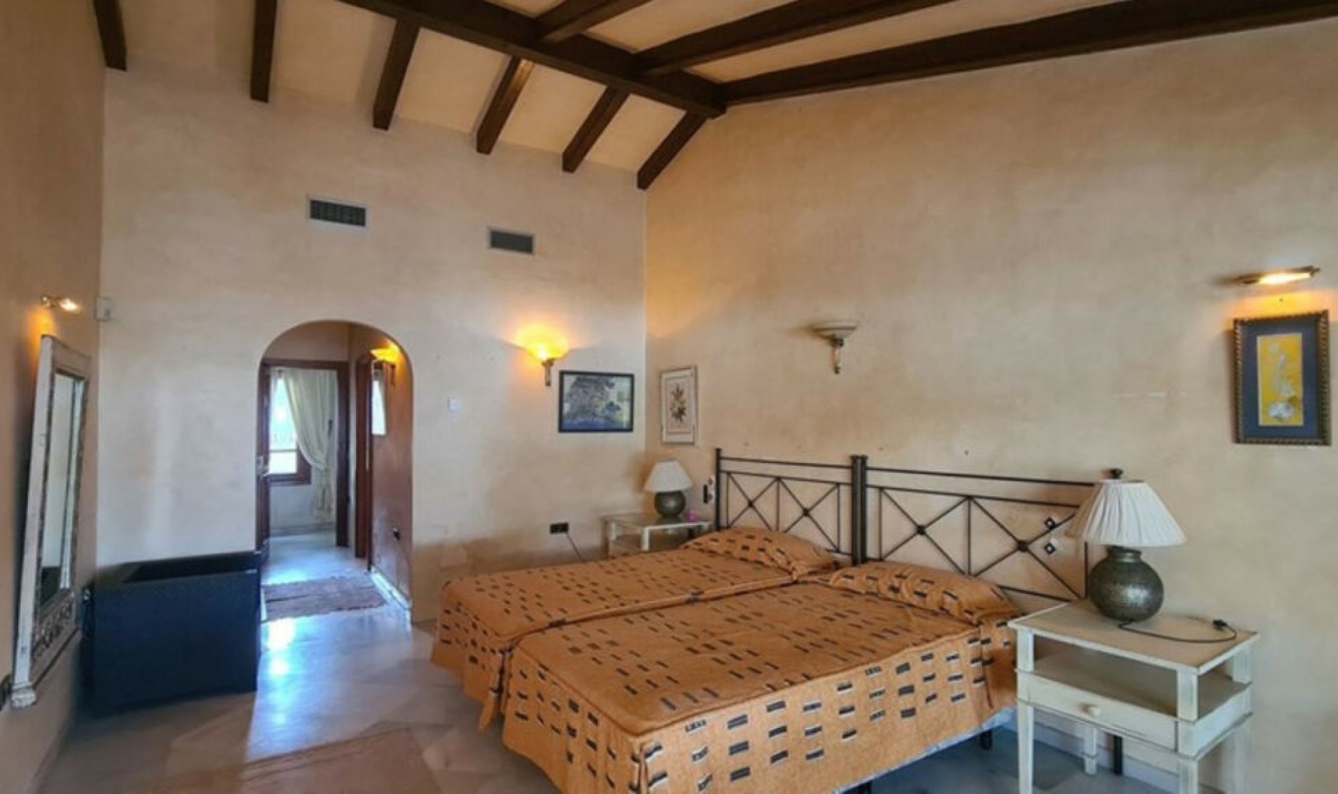 Resale - House -
Cabopino