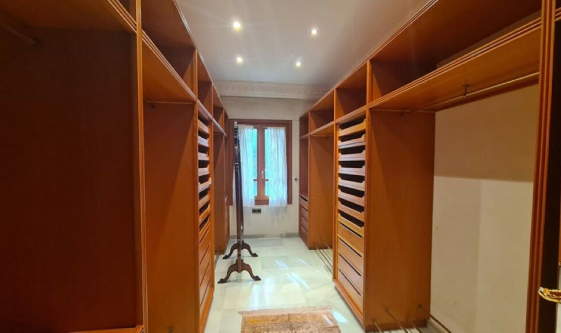 Resale - House -
Cabopino