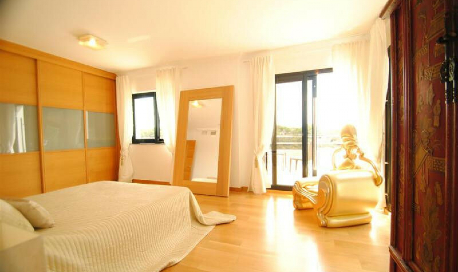 Resale - House -
Cabopino