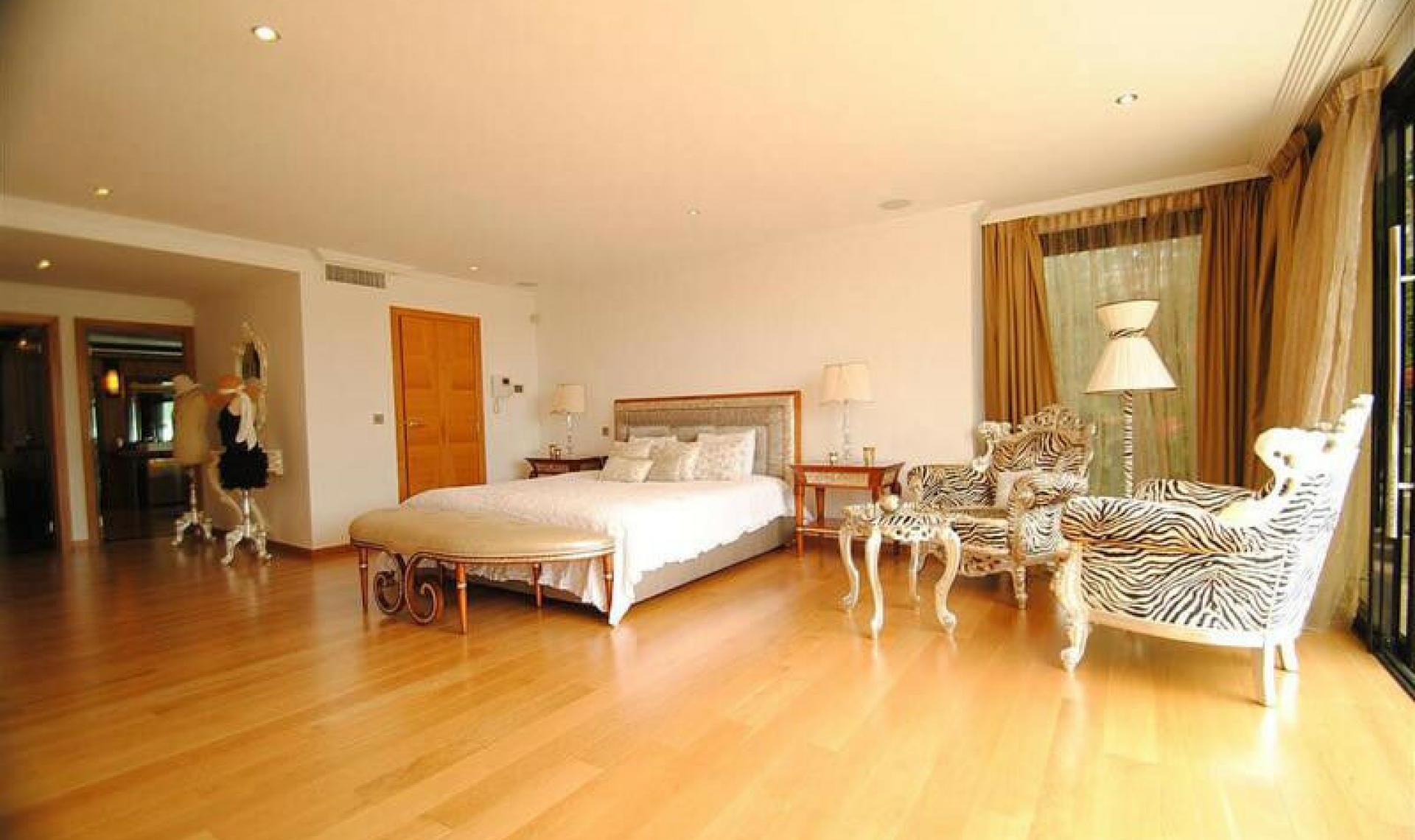 Resale - House -
Cabopino