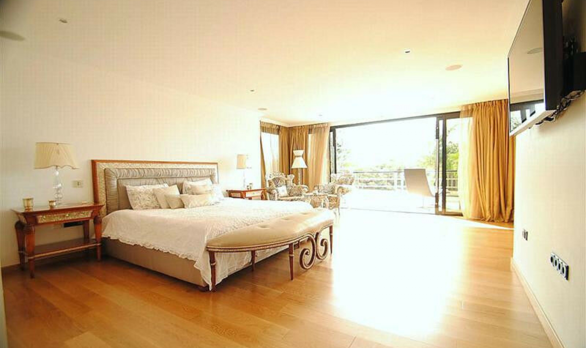 Resale - House -
Cabopino