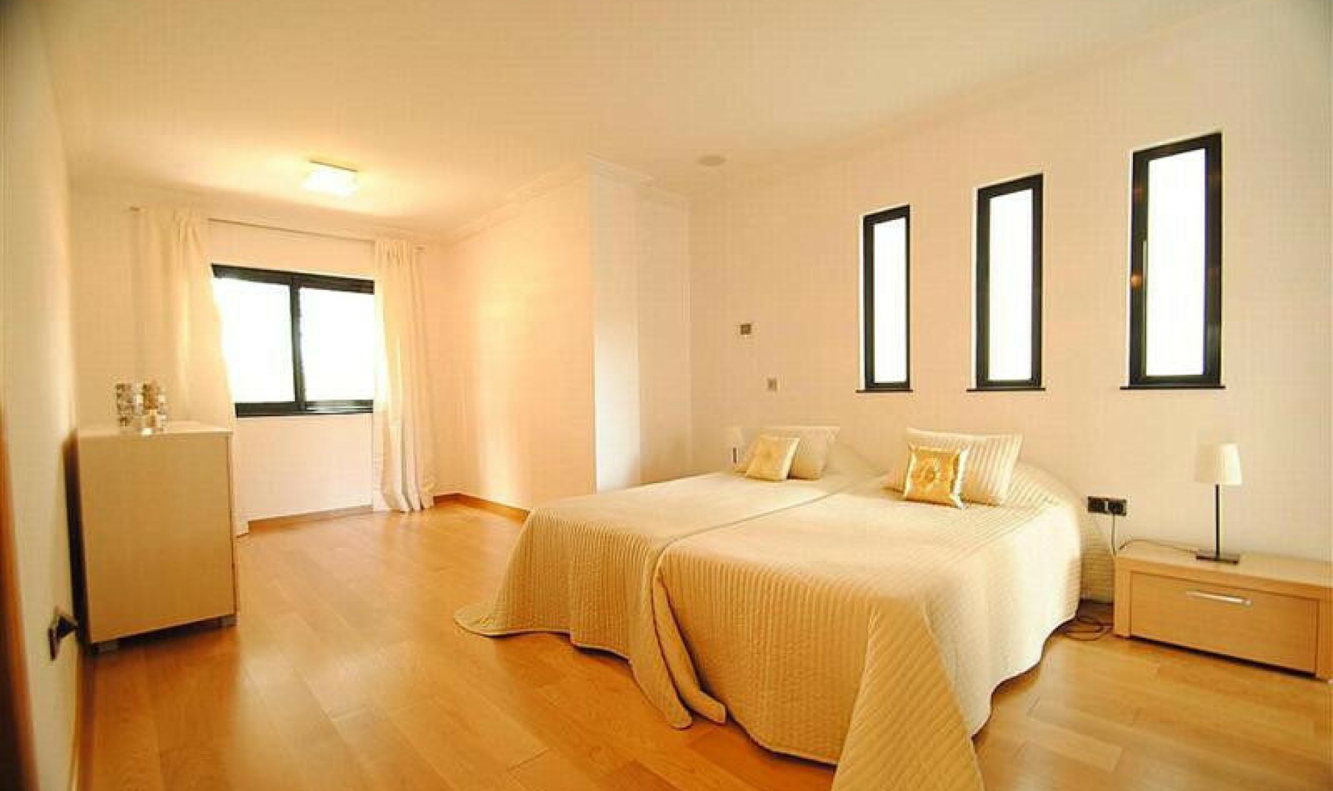 Resale - House -
Cabopino