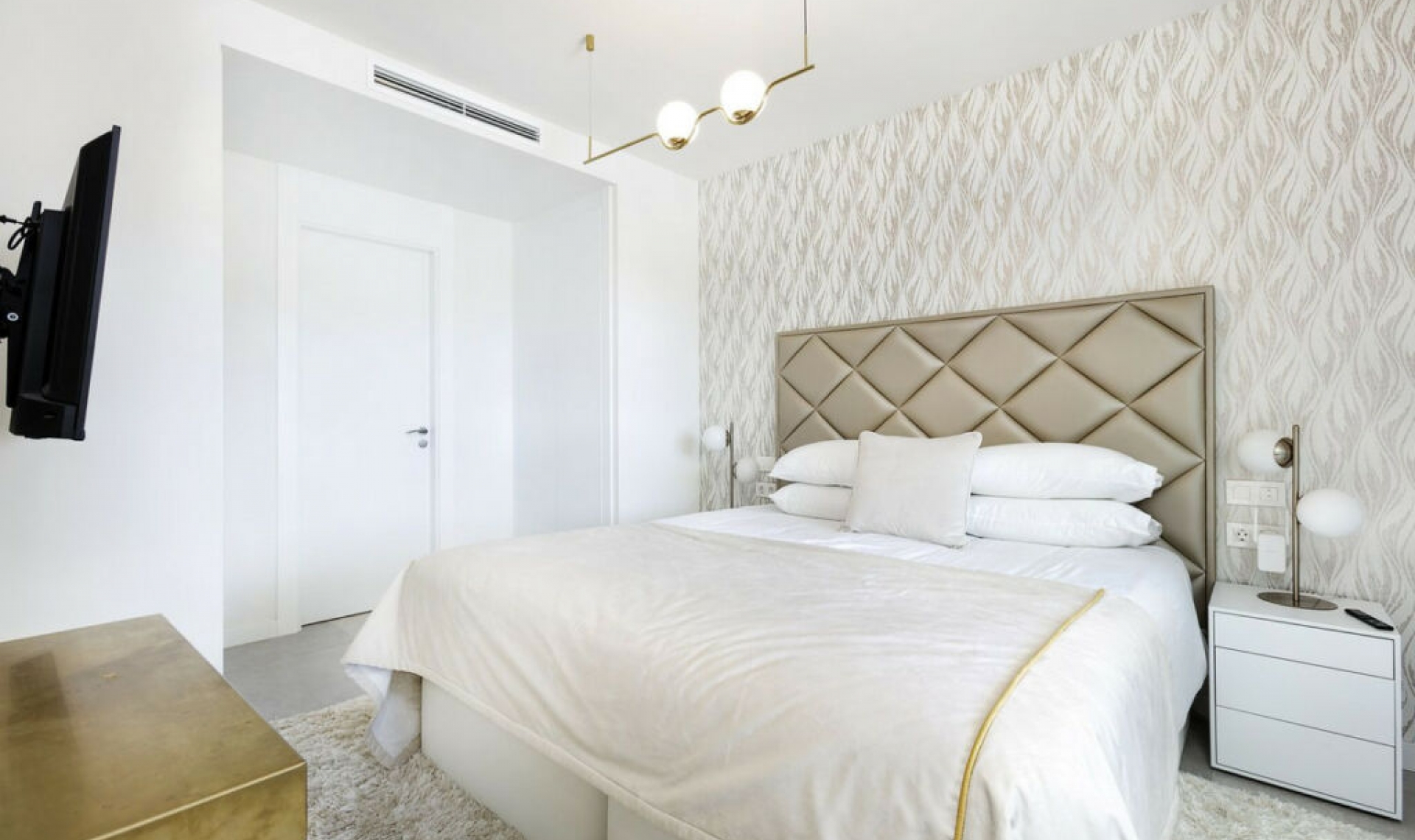 Resale - House -
Cabopino