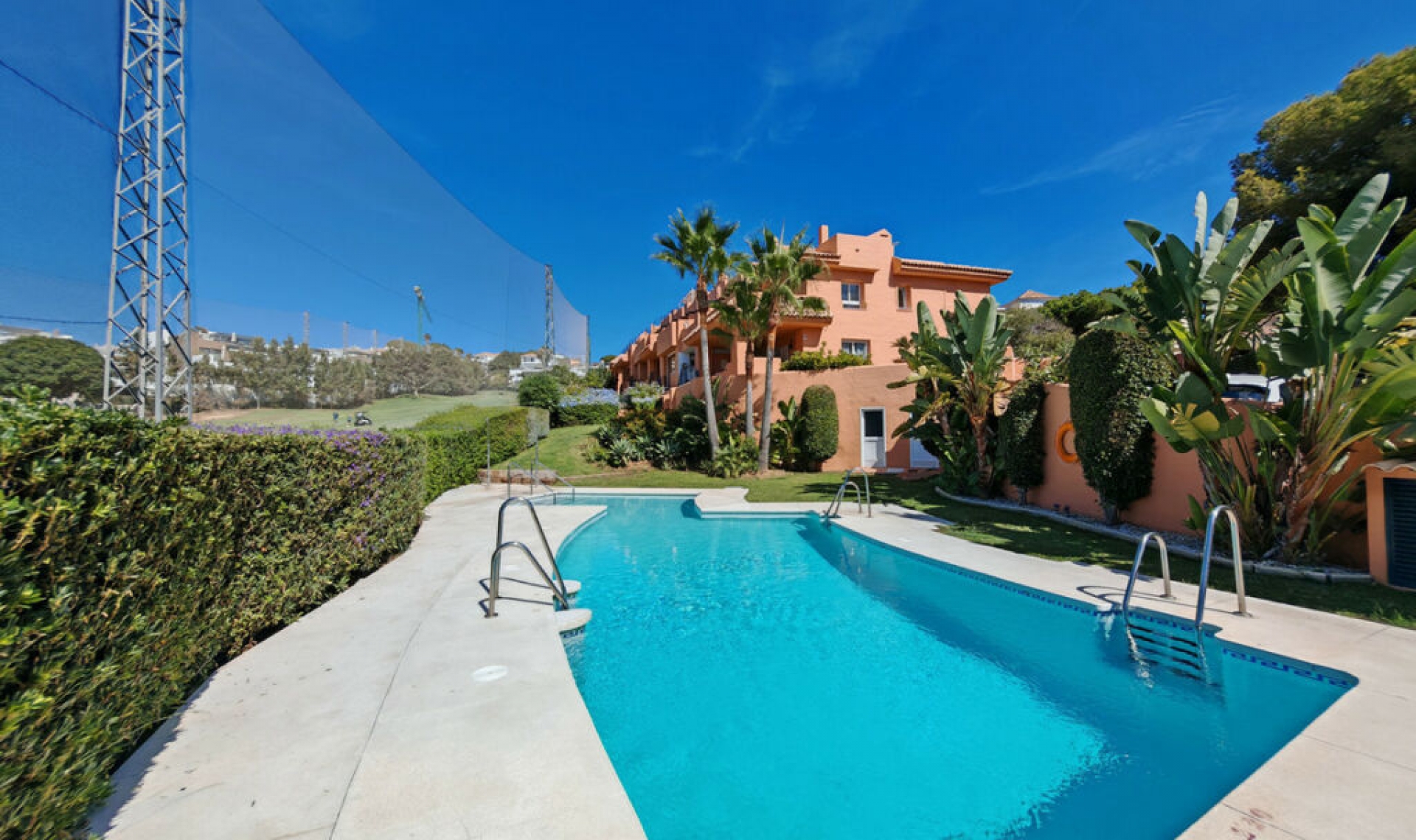 Resale - House -
Cabopino