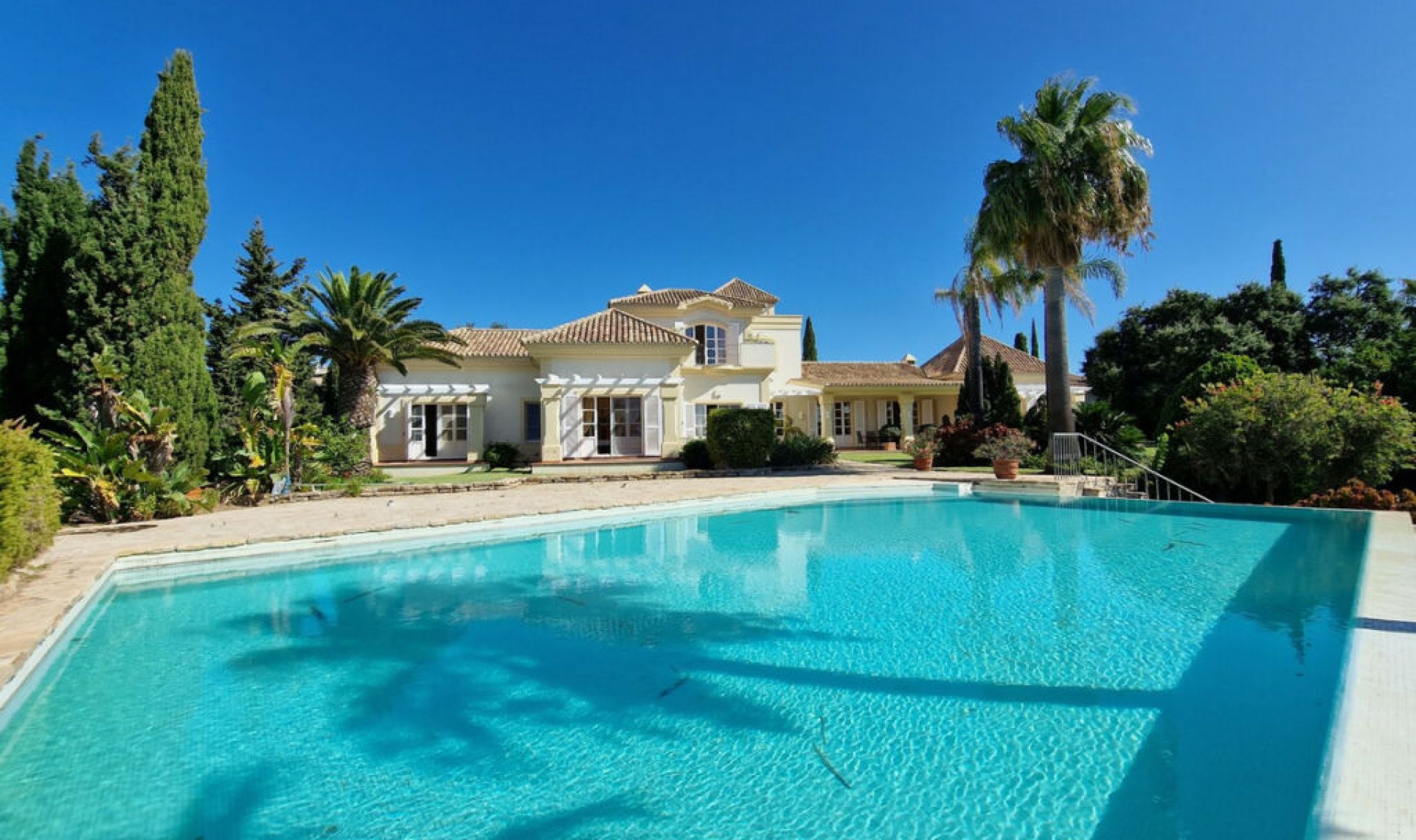 Resale - House -
Calahonda