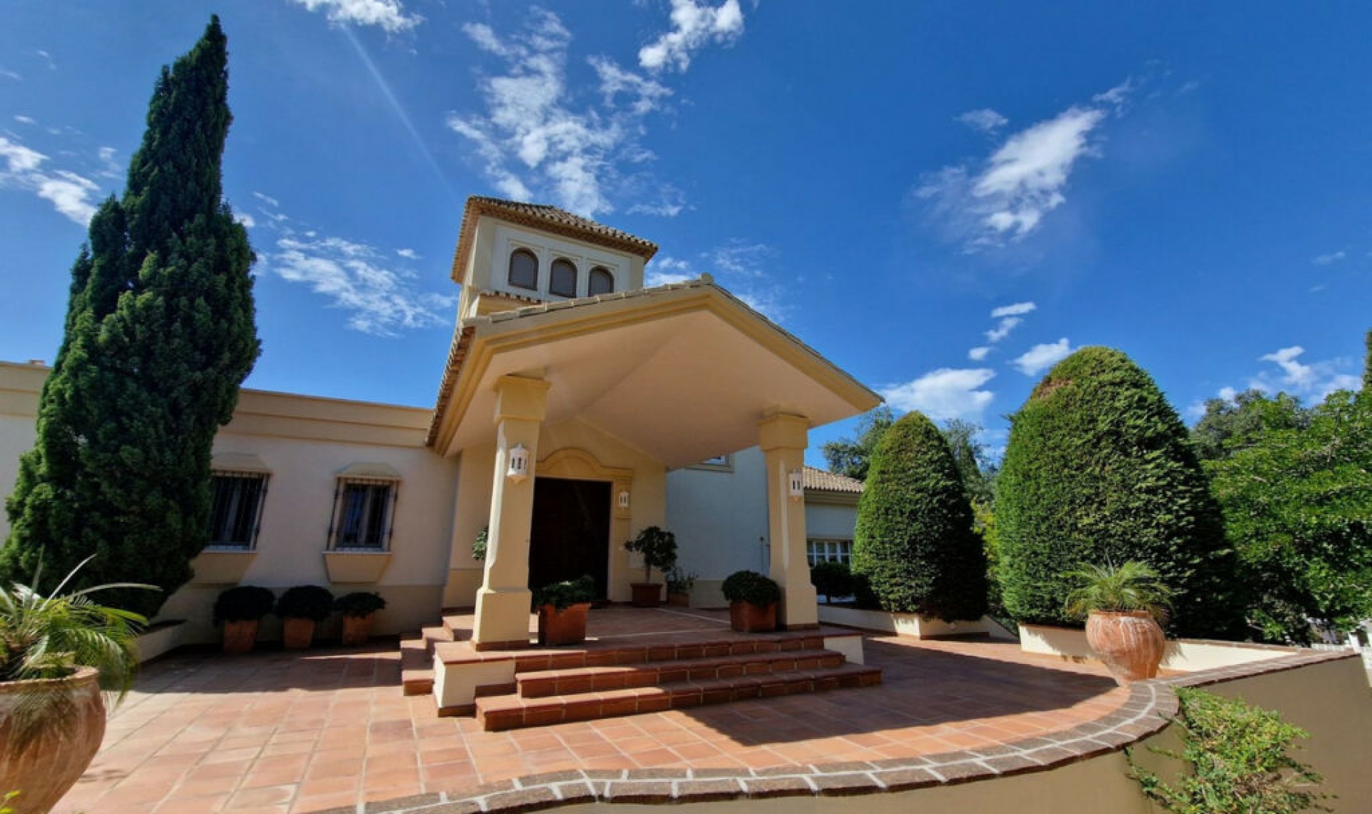 Resale - House -
Calahonda