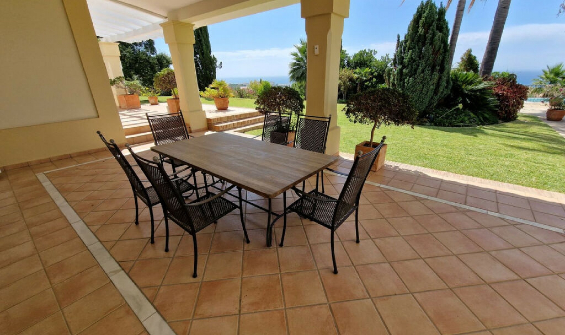 Resale - House -
Calahonda