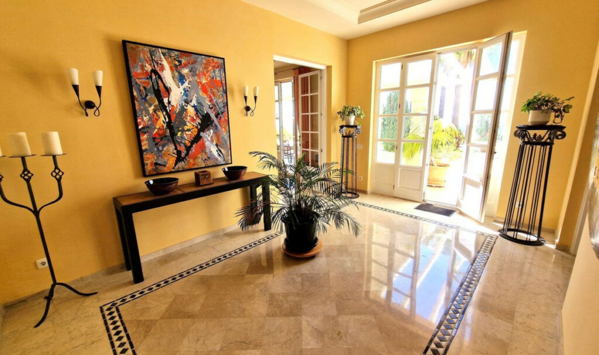 Resale - House -
Calahonda