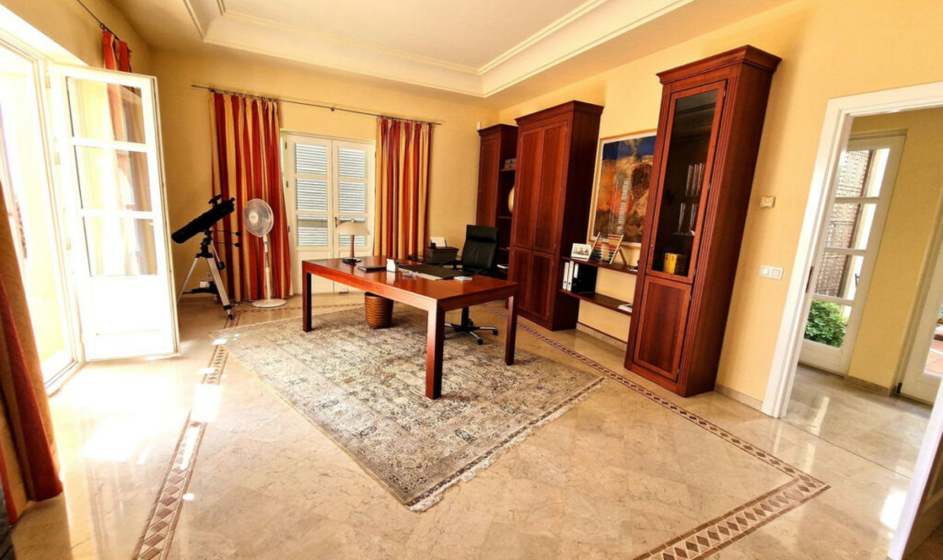 Resale - House -
Calahonda