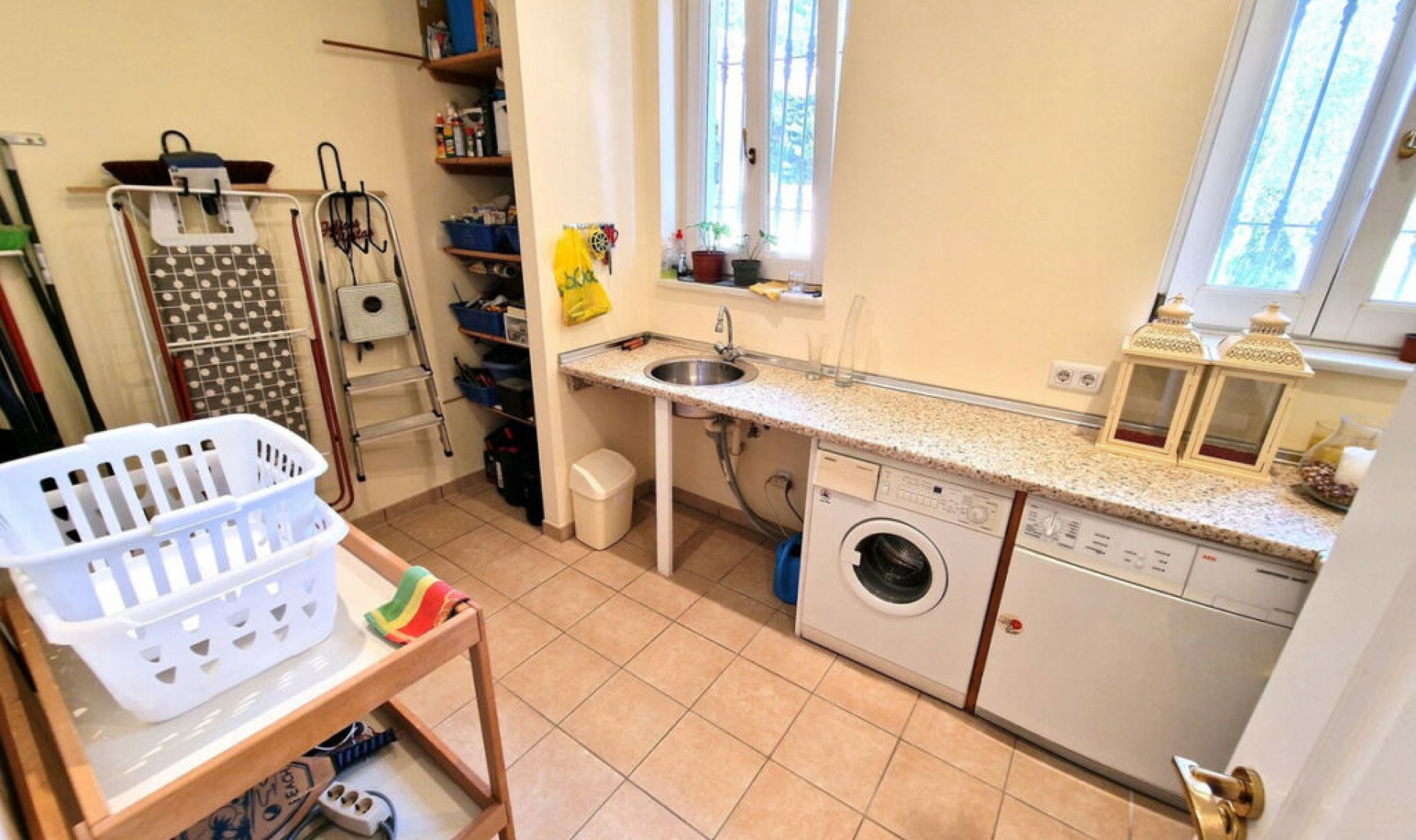 Resale - House -
Calahonda