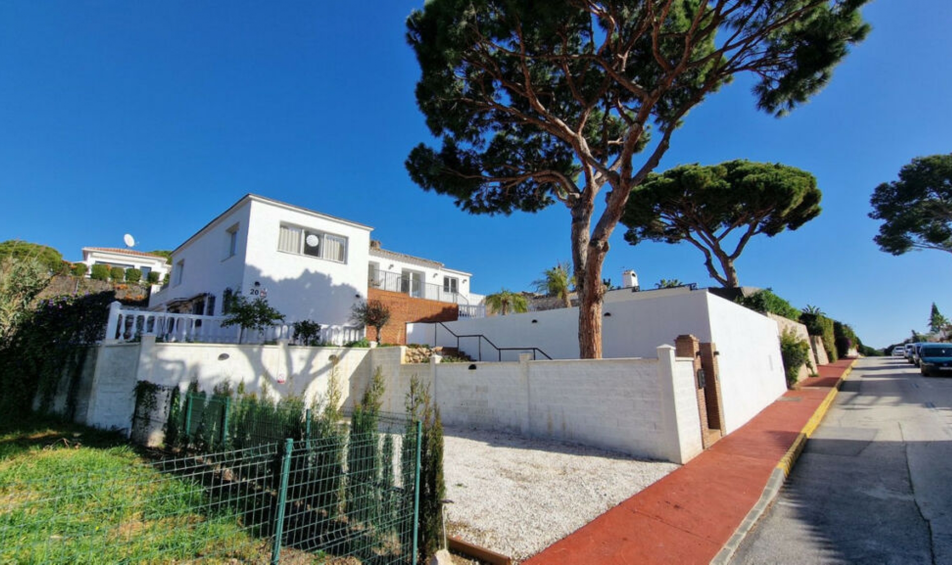 Resale - House -
Calahonda