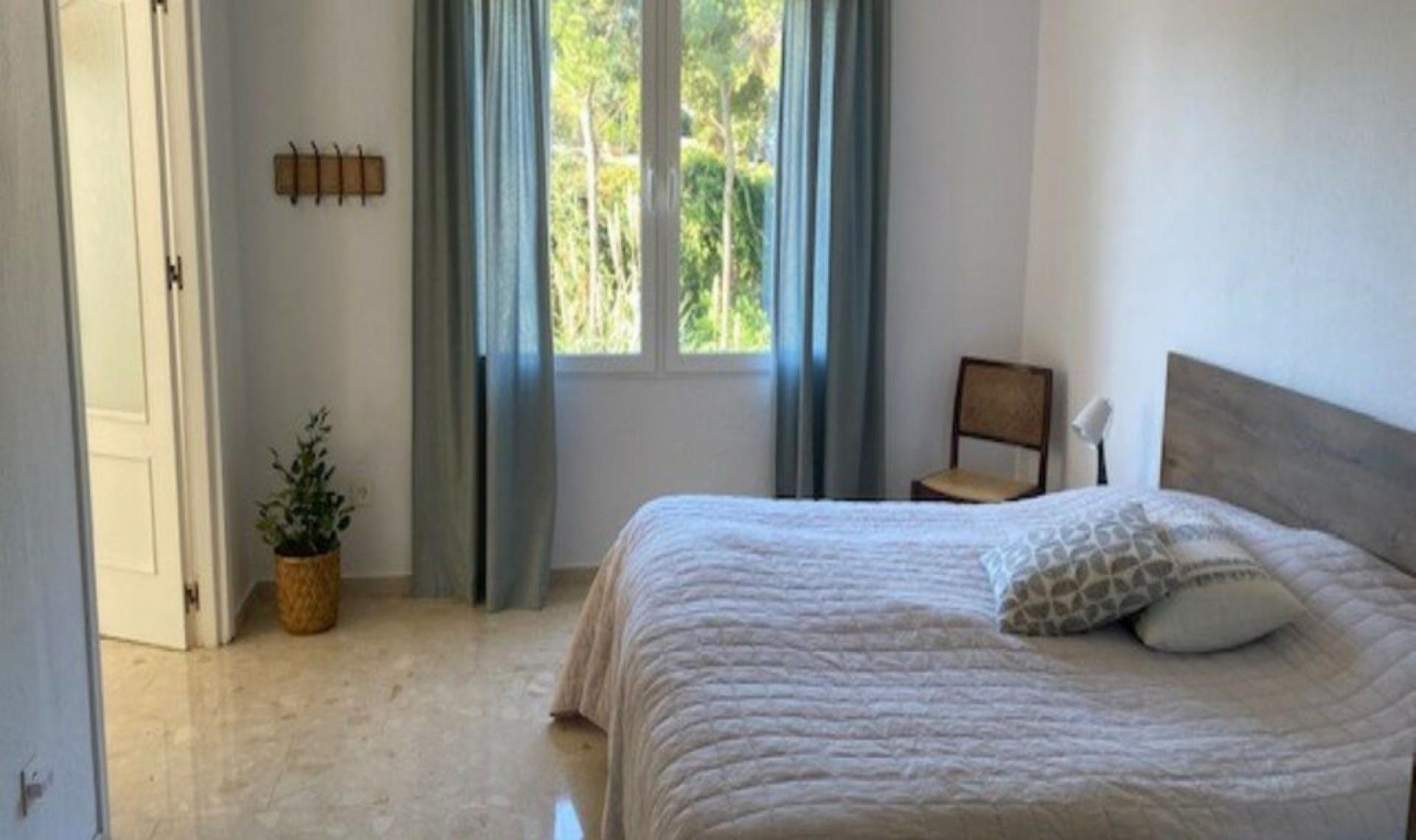 Resale - House -
Calahonda