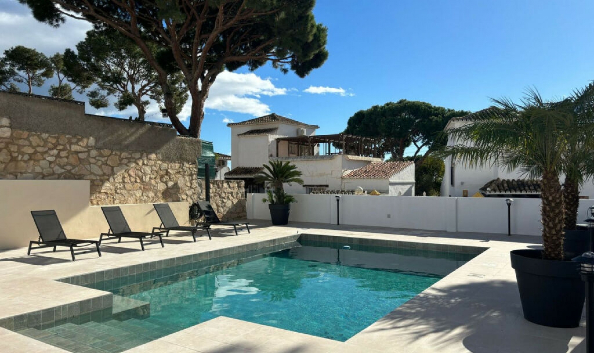 Resale - House -
Calahonda