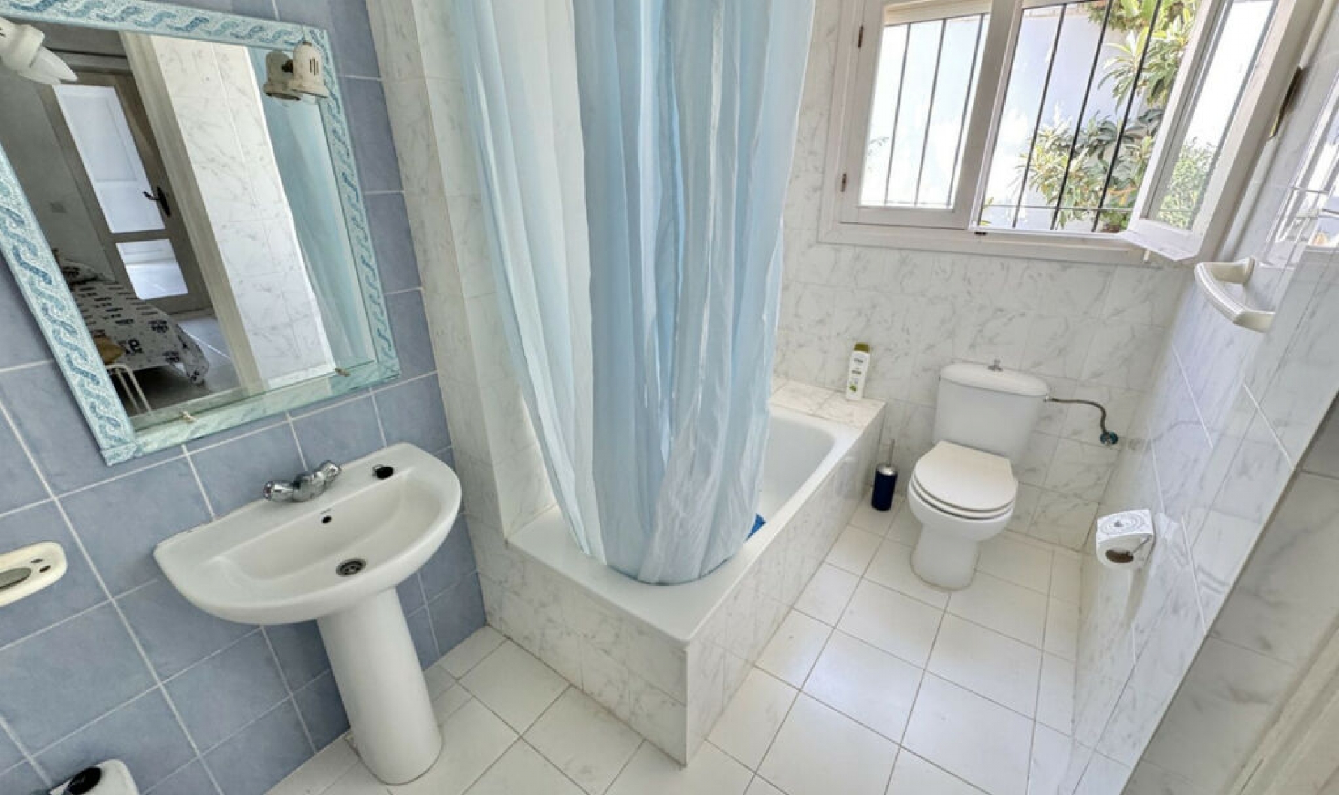 Resale - House -
Calahonda