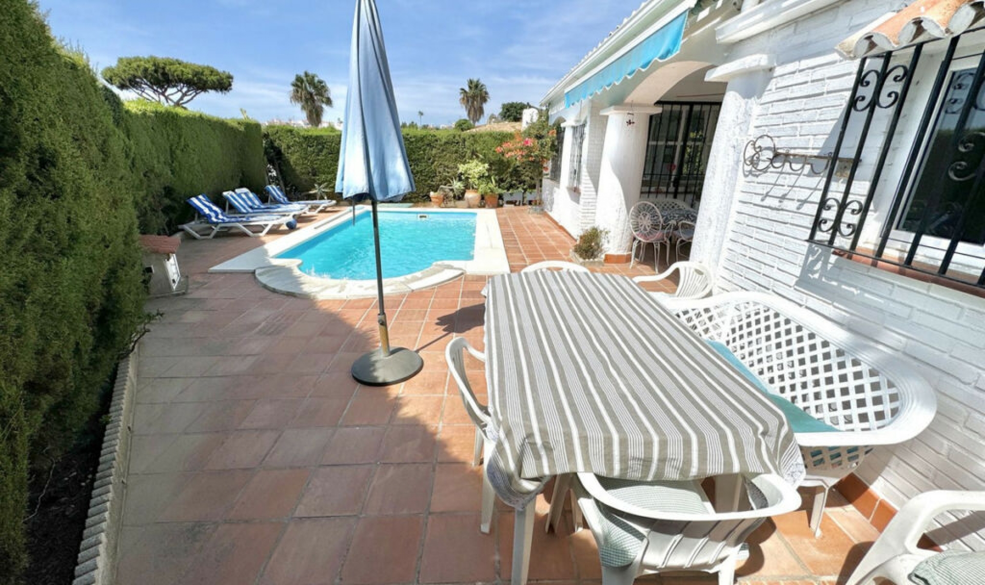 Resale - House -
Calahonda