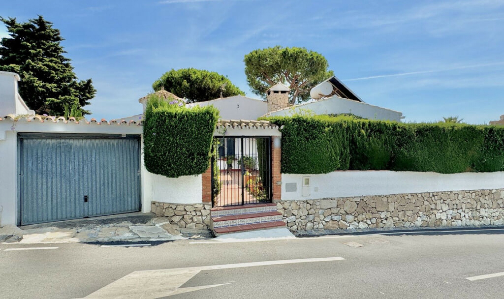 Resale - House -
Calahonda