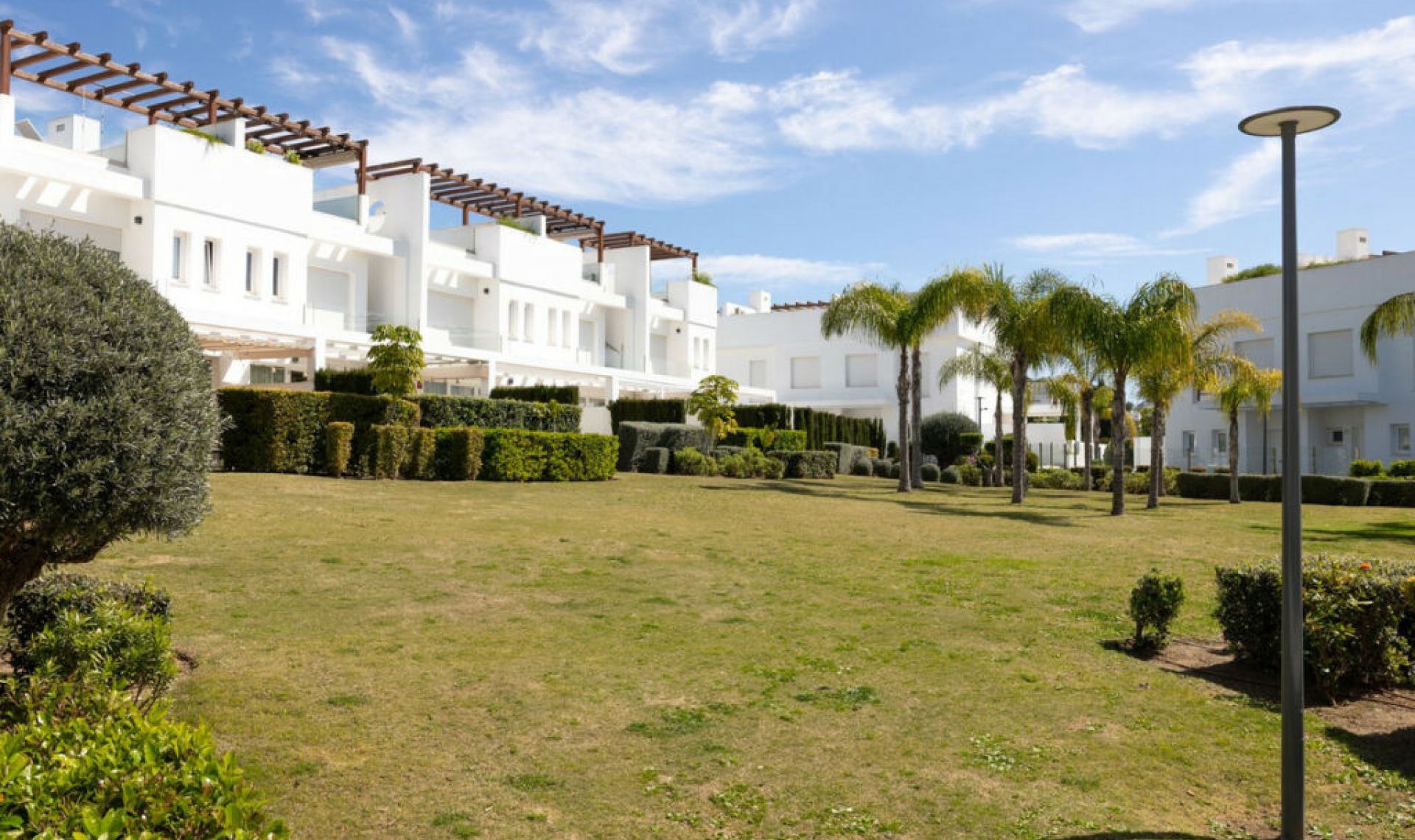 Resale - House -
Calahonda
