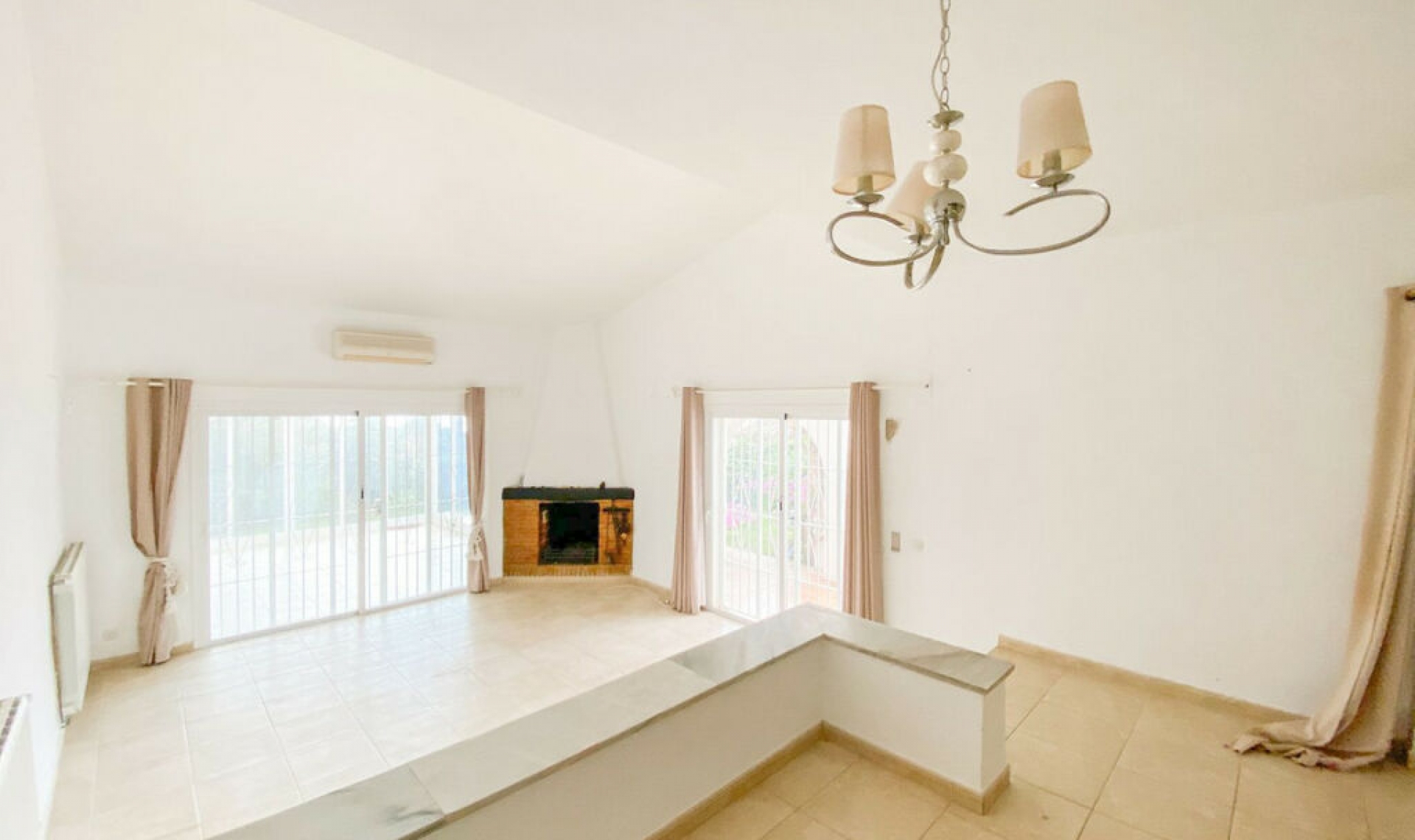 Resale - House -
Calahonda