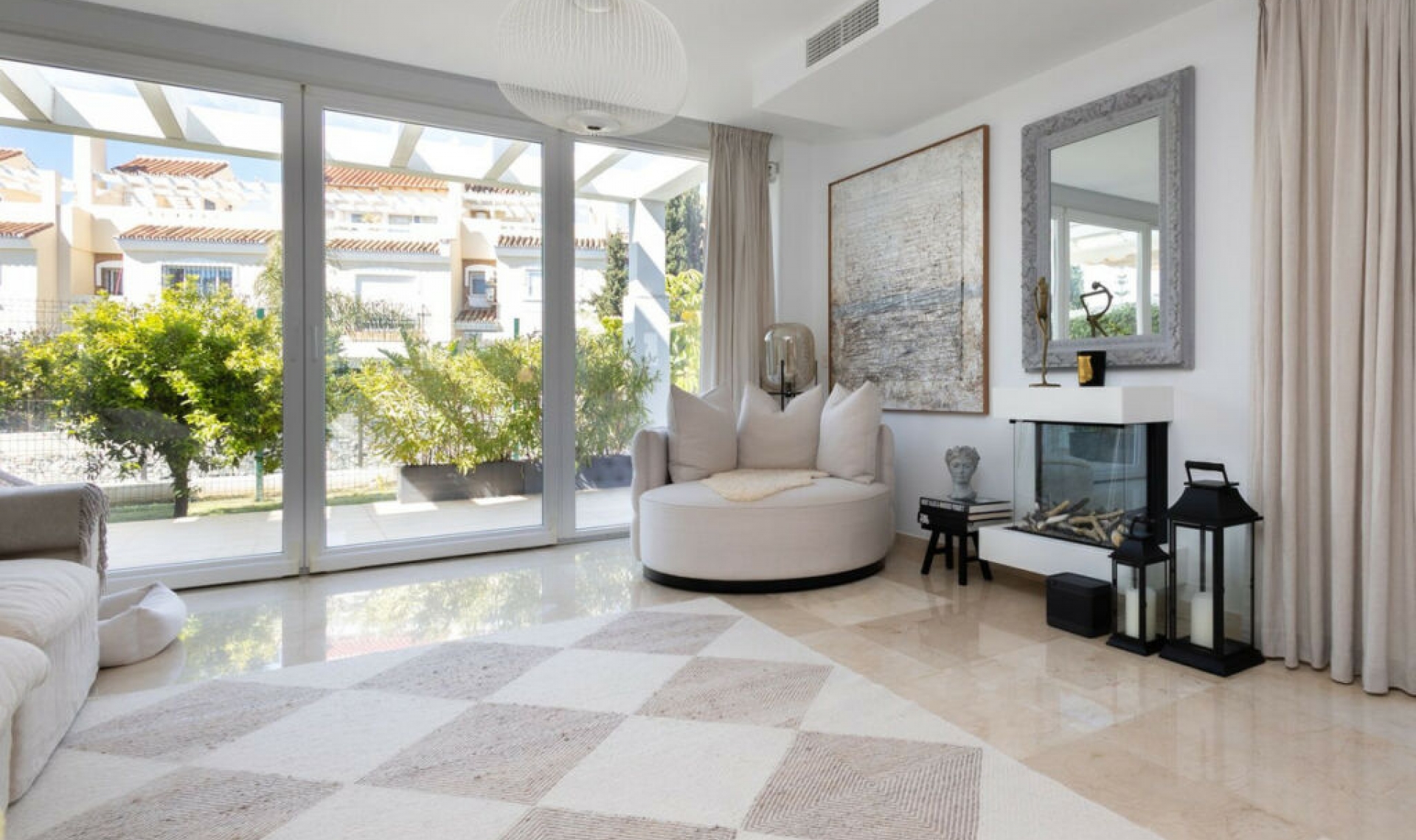 Resale - House -
Calahonda