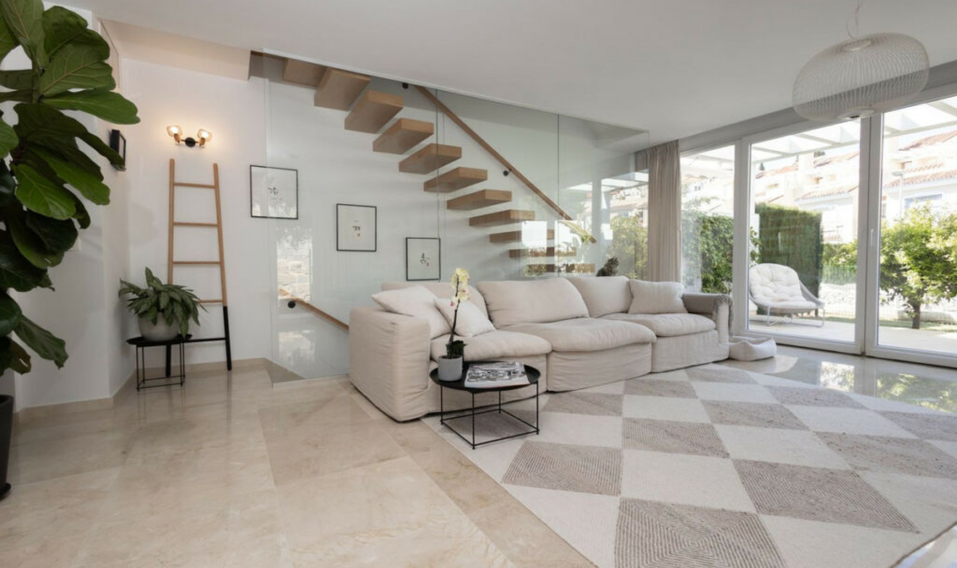 Resale - House -
Calahonda