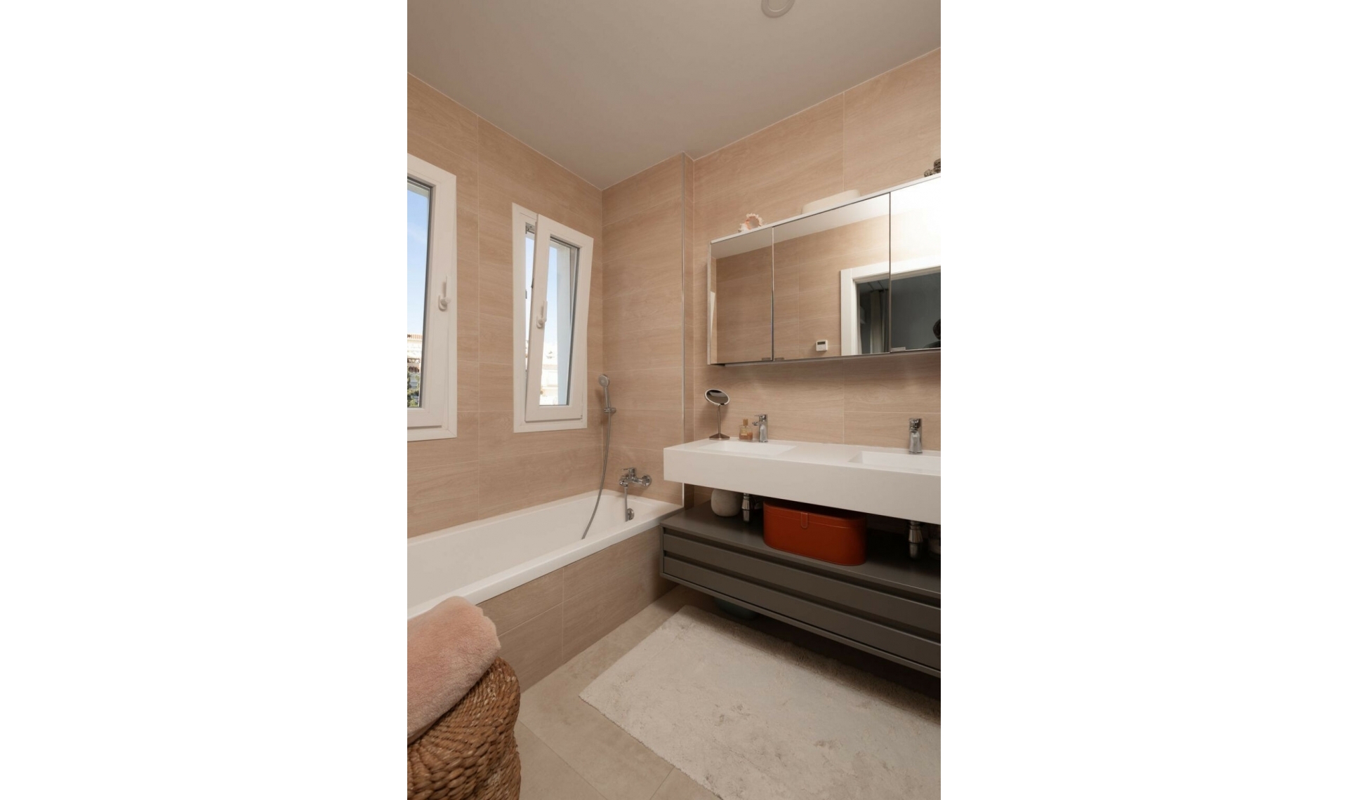 Resale - House -
Calahonda
